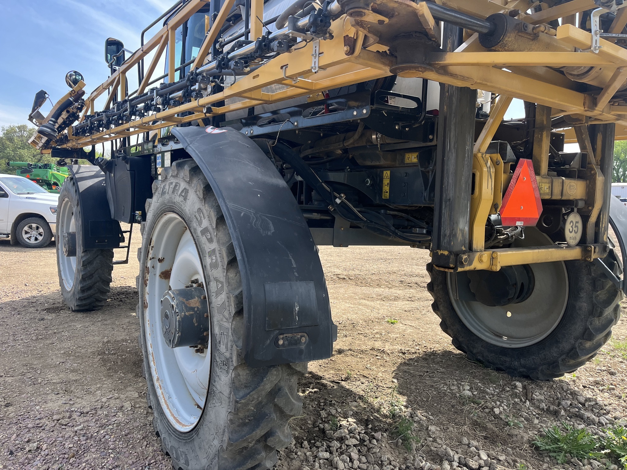 2018 ROGATOR RG1300C Self-Propelled Sprayer