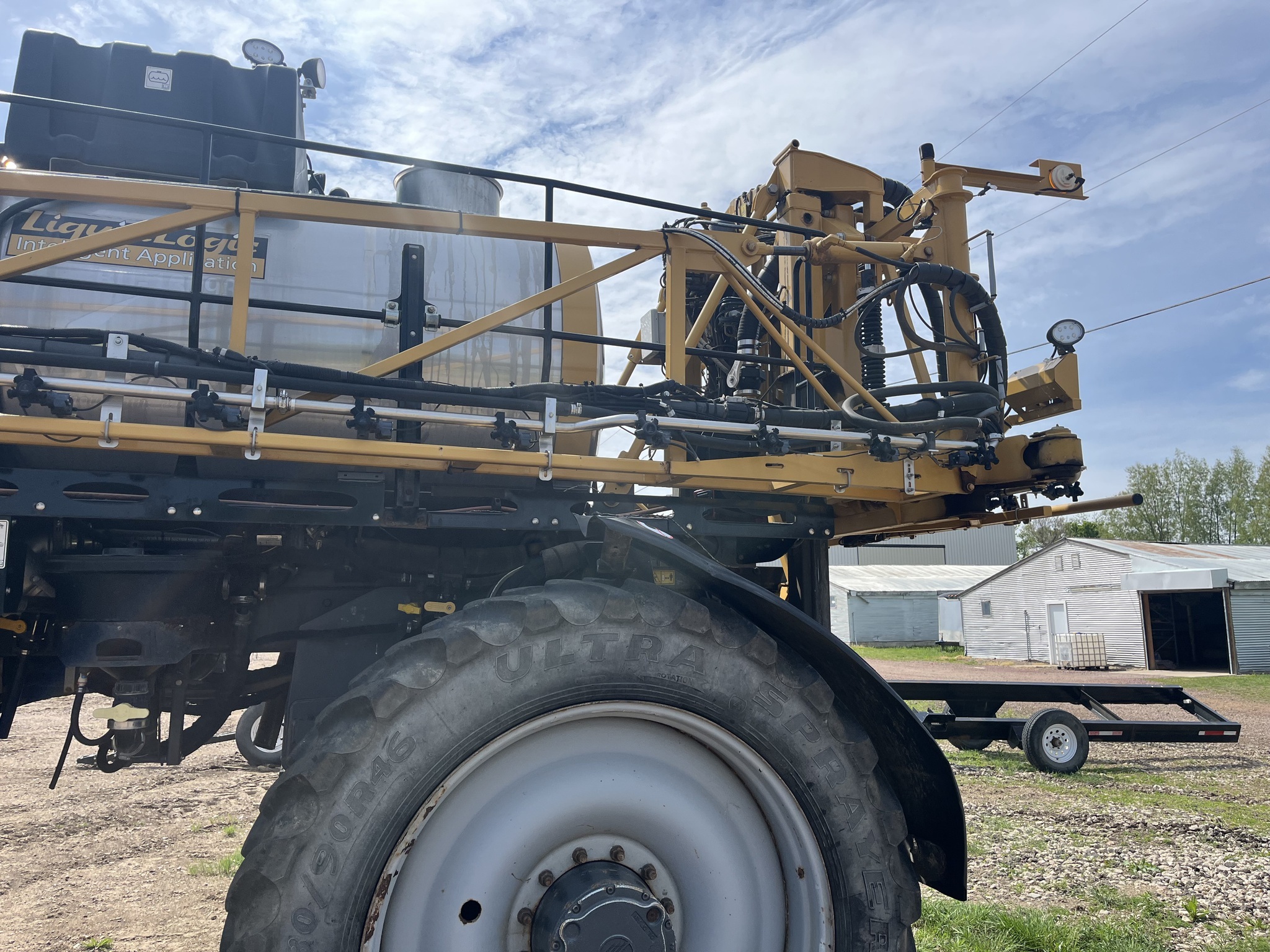 2018 ROGATOR RG1300C Self-Propelled Sprayer