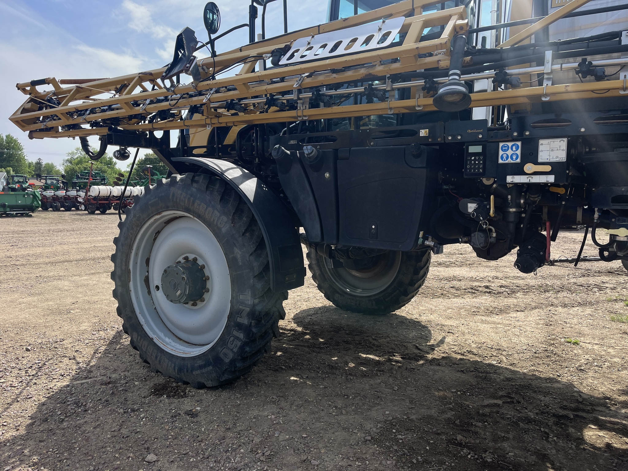2018 ROGATOR RG1300C Self-Propelled Sprayer