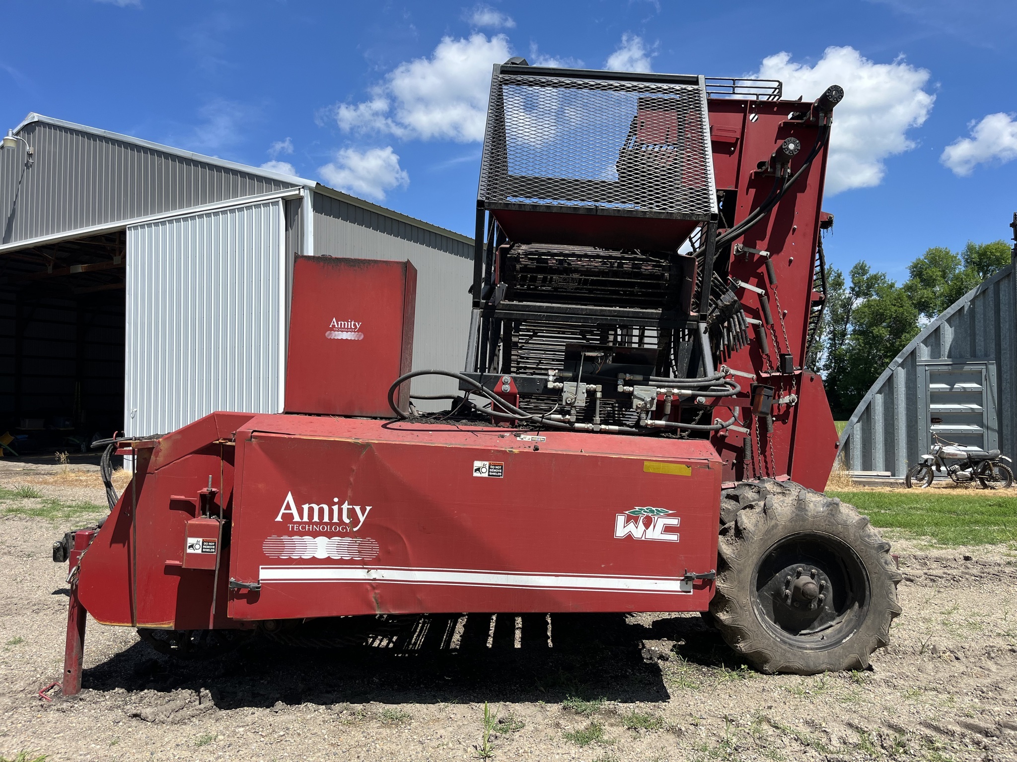 2002 Amity R998 Beet Equipment