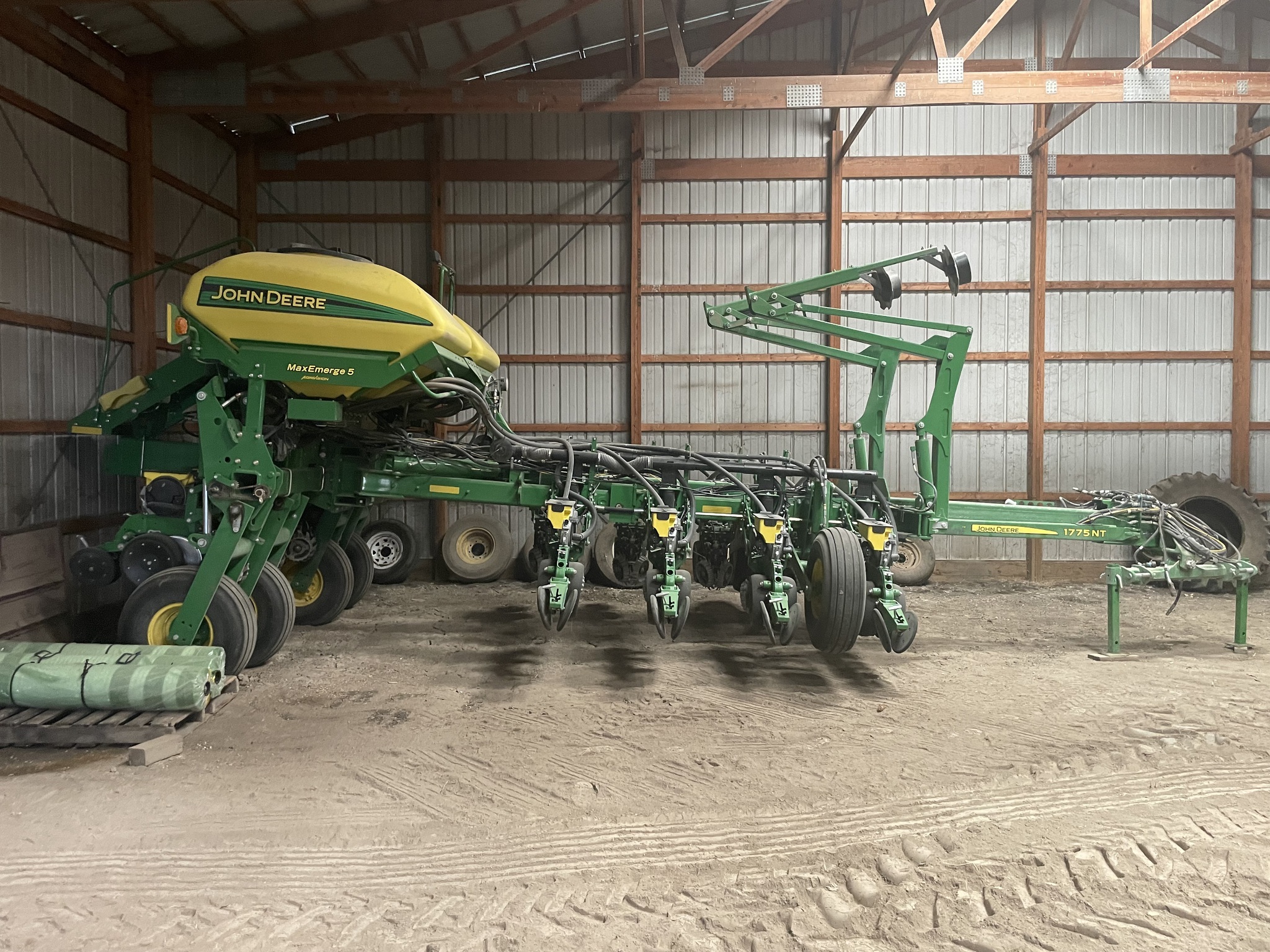 2015 John Deere 1775NT Planter