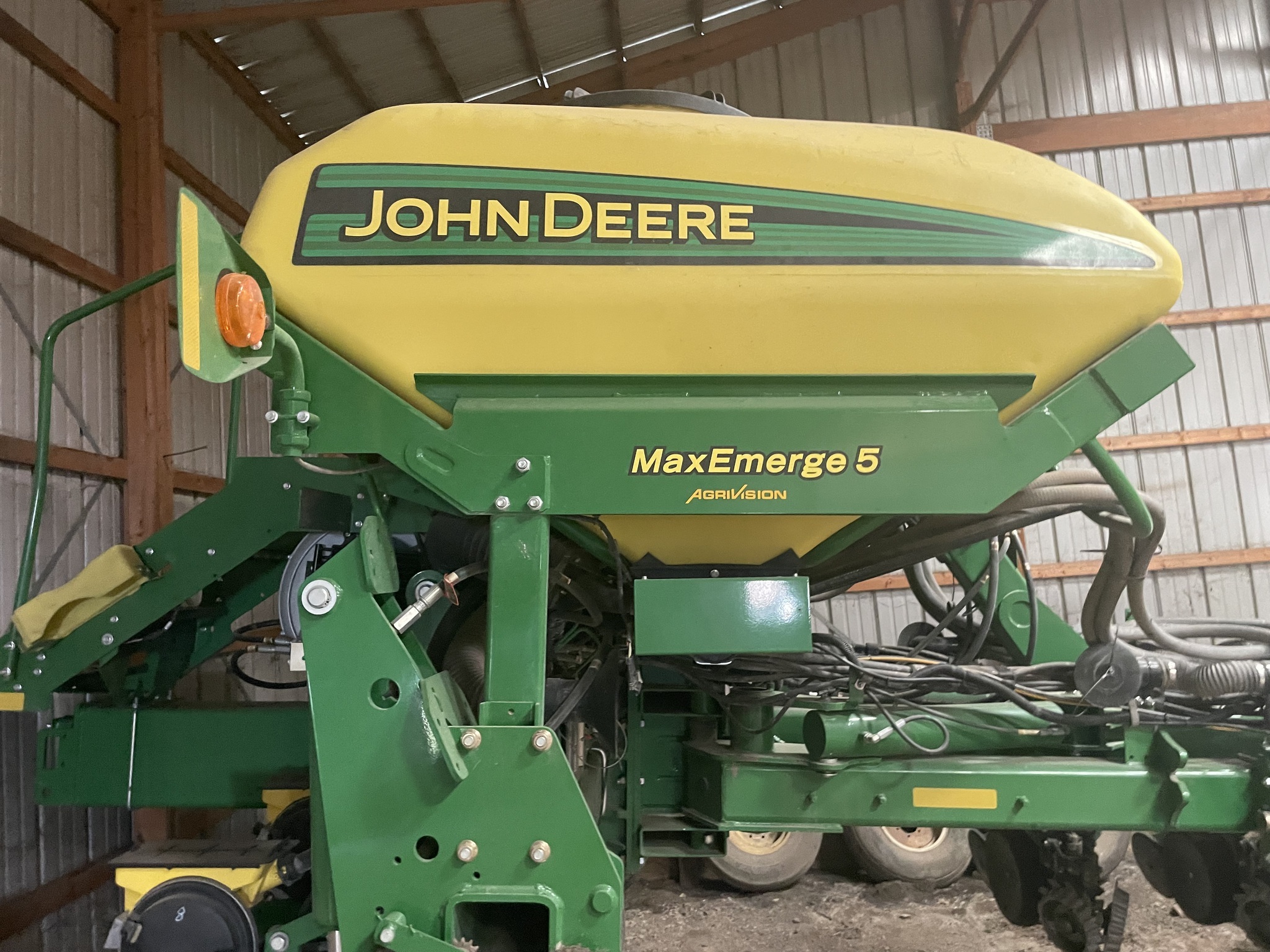 2015 John Deere 1775NT Planter