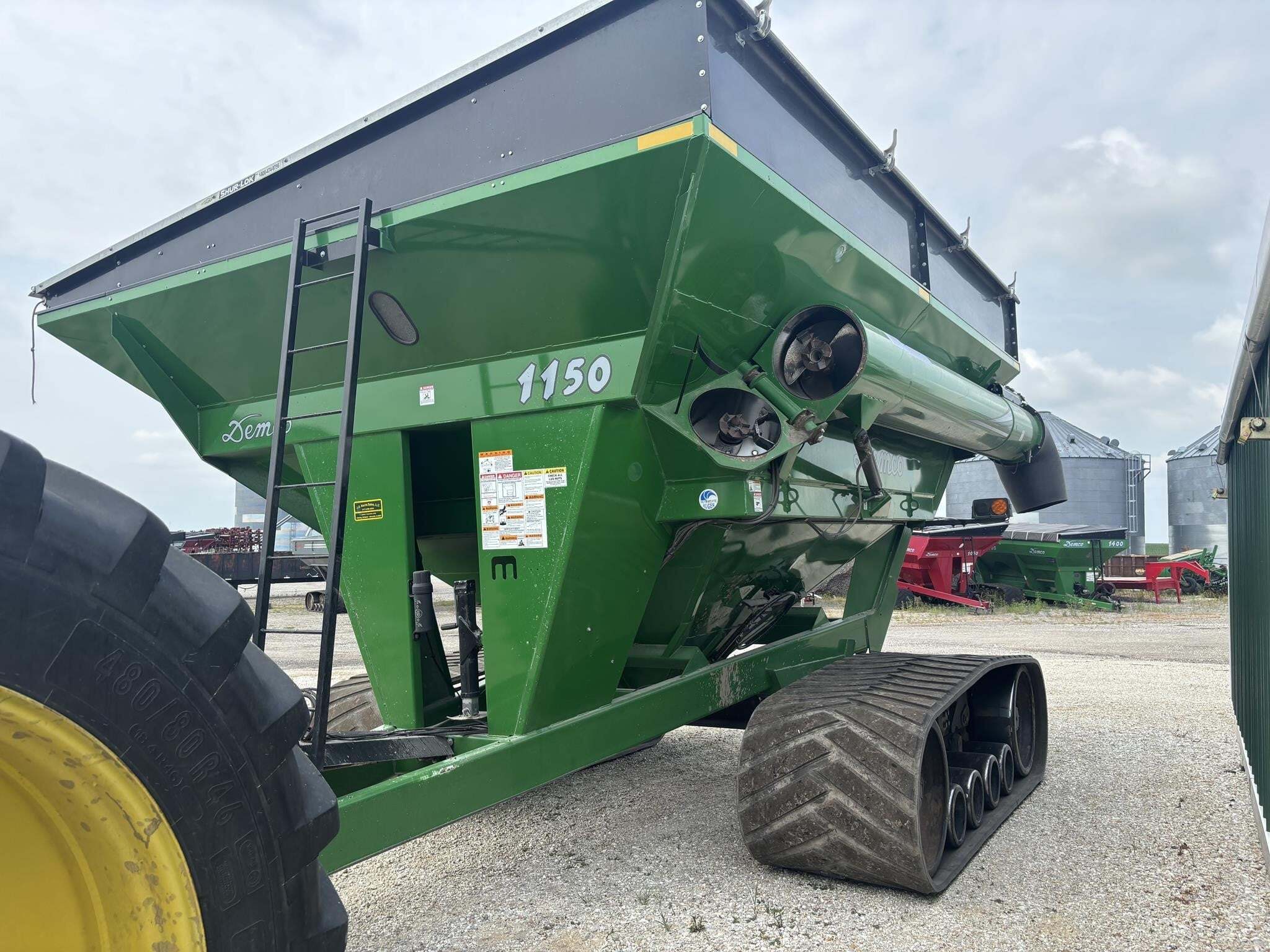 2018 Demco 1150 Grain Cart