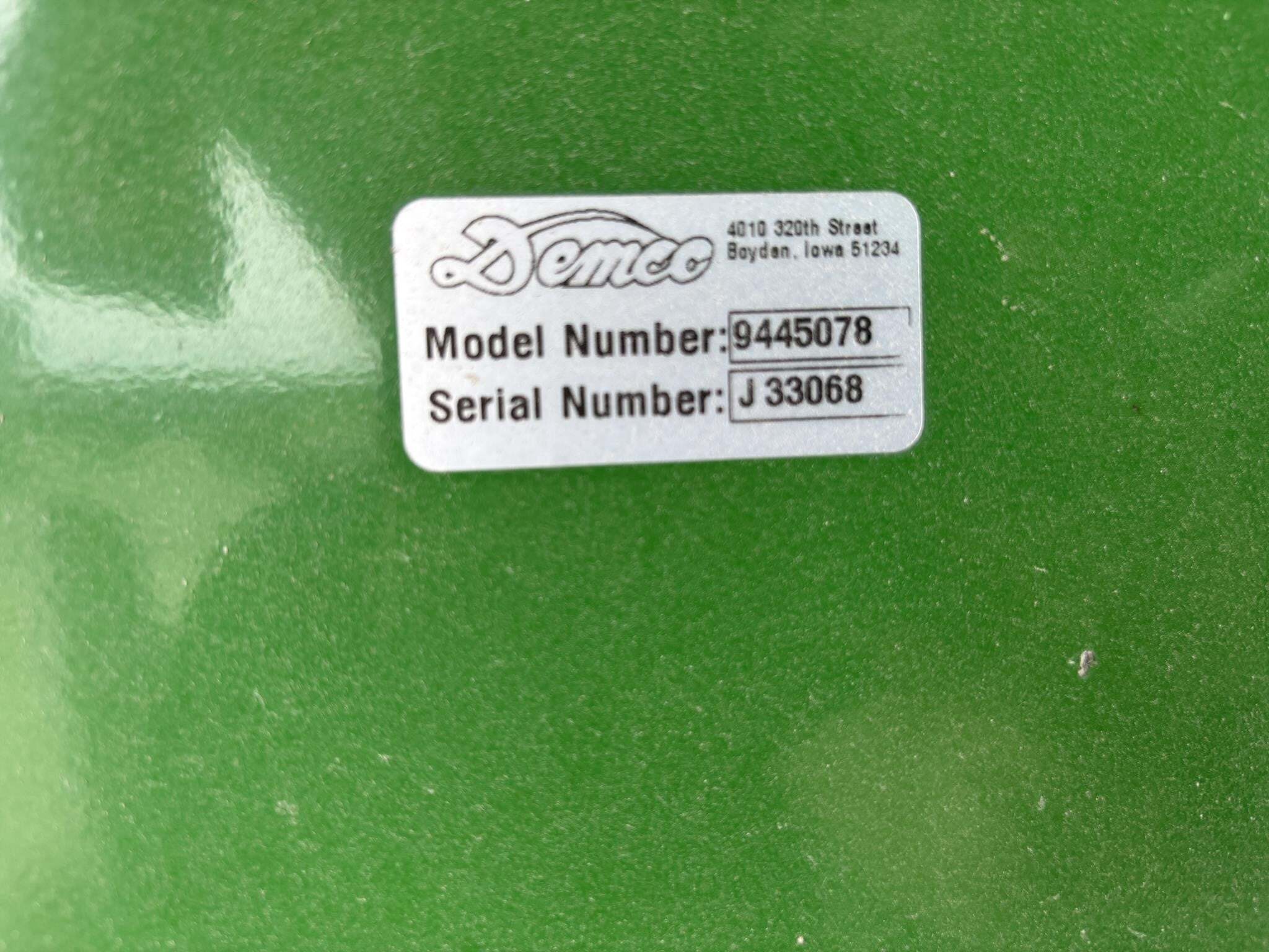 2018 Demco 1150 Grain Cart