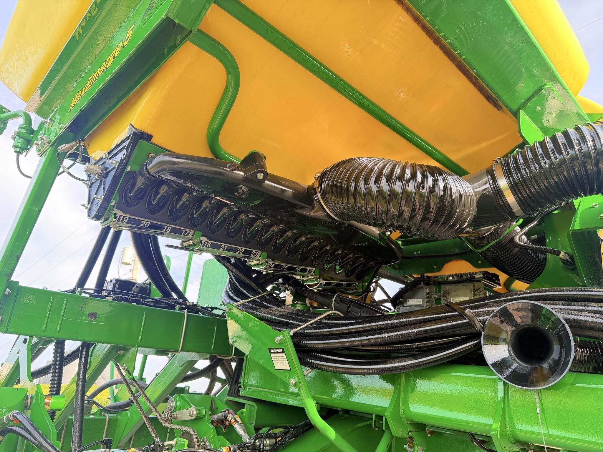 2015 John Deere 1795 Planter