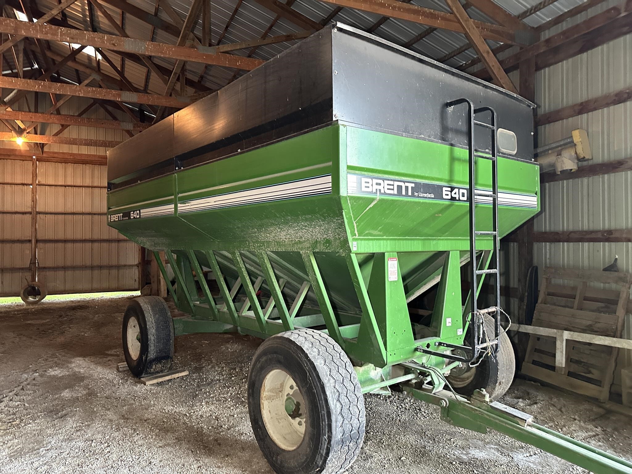 1997 Brent 640 Gravity Wagon