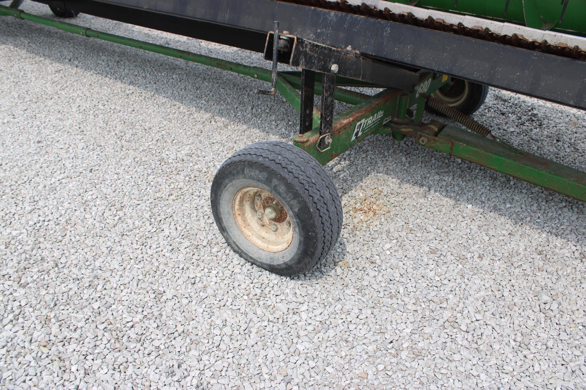  E-Z Trail 680 Header Trailer