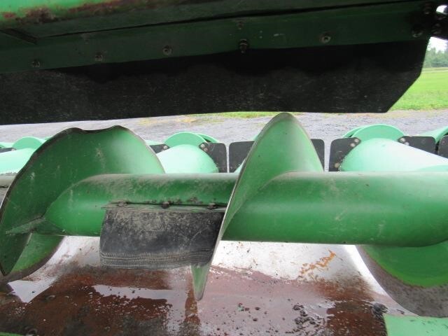 1996 Clarke 820 Corn Head