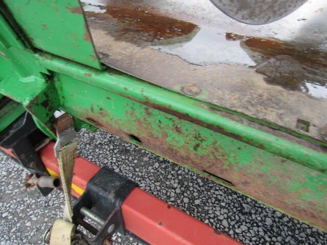 1996 Clarke 820 Corn Head