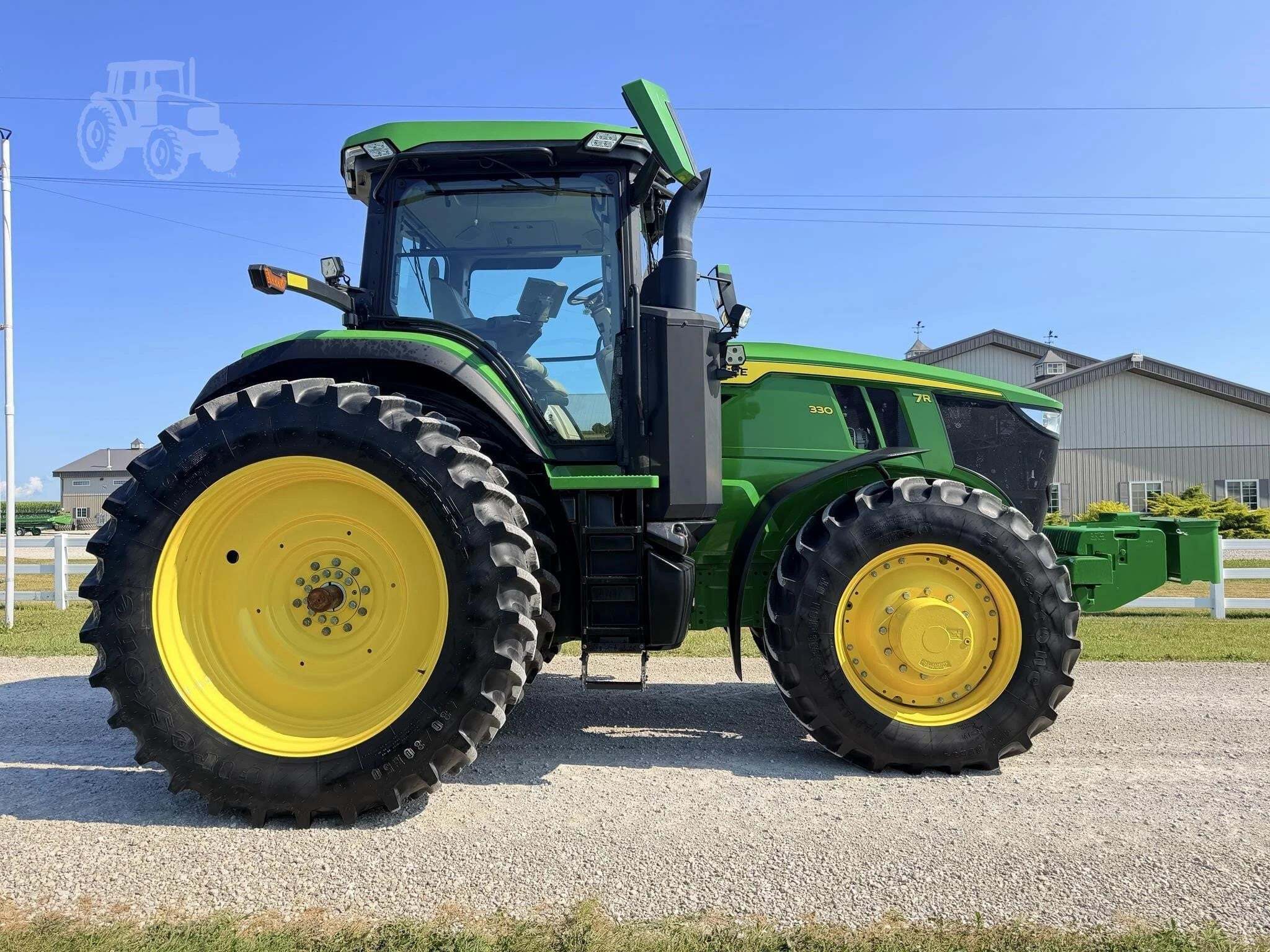 2022 John Deere 7R 330 Tractor