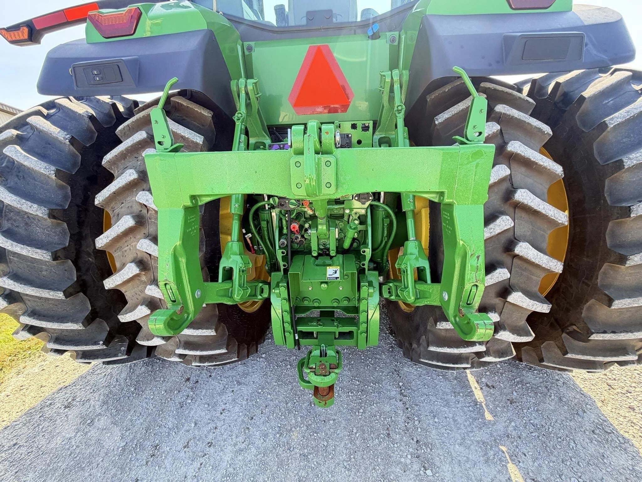 2022 John Deere 7R 330 Tractor