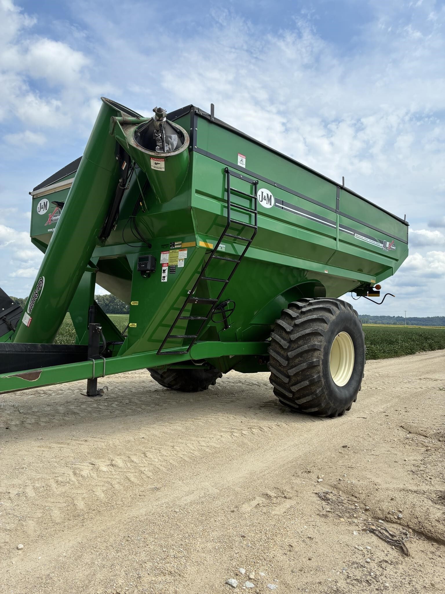 2015 J&M 1010-20S Grain Cart