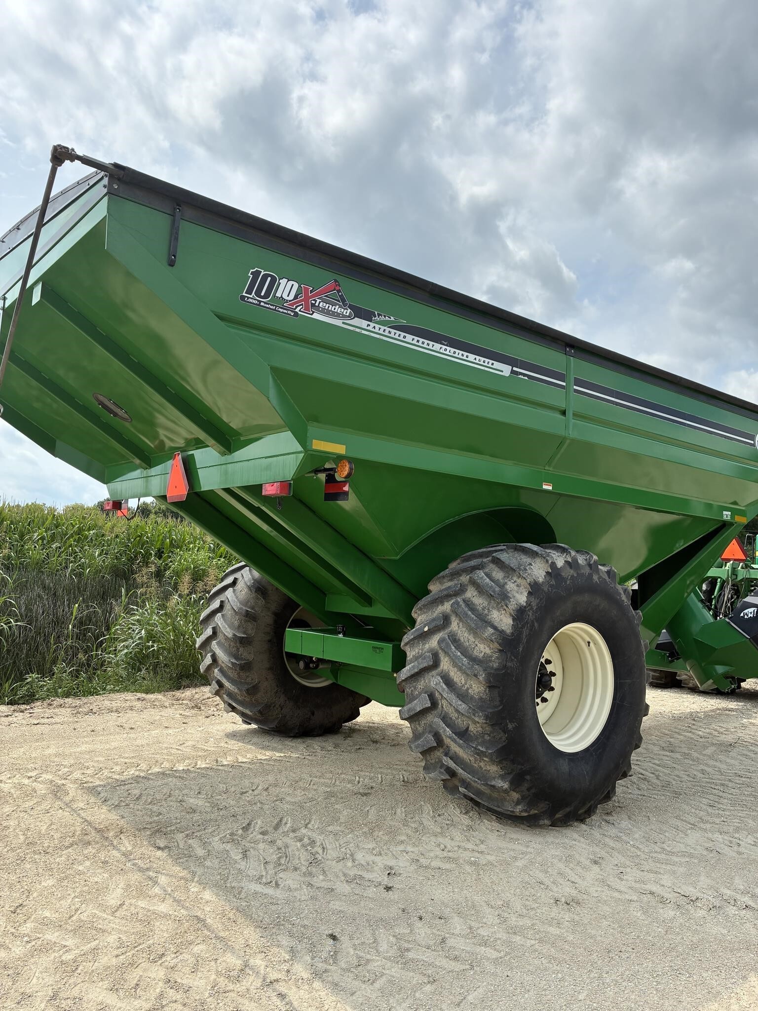 2015 J&M 1010-20S Grain Cart