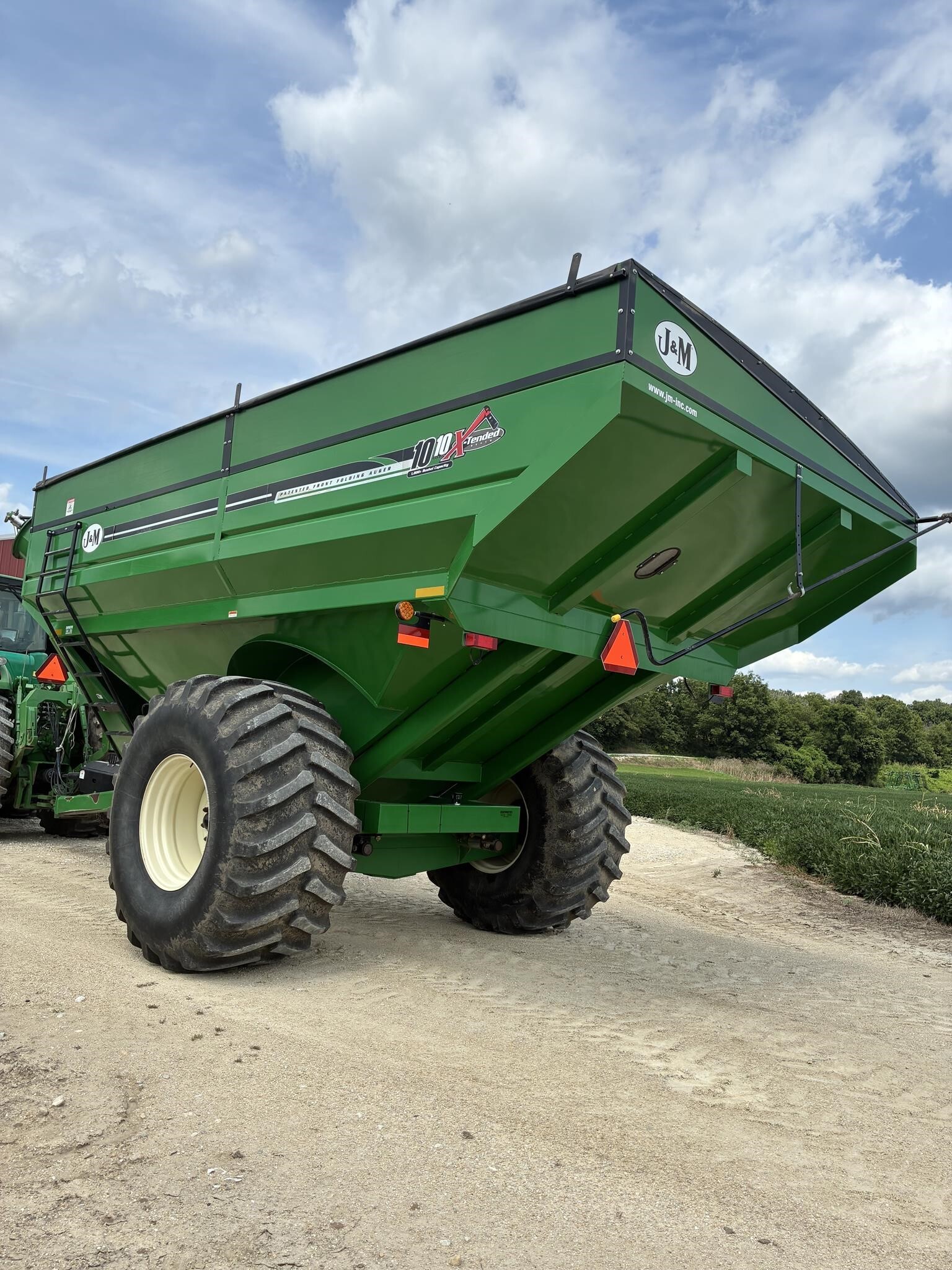 2015 J&M 1010-20S Grain Cart