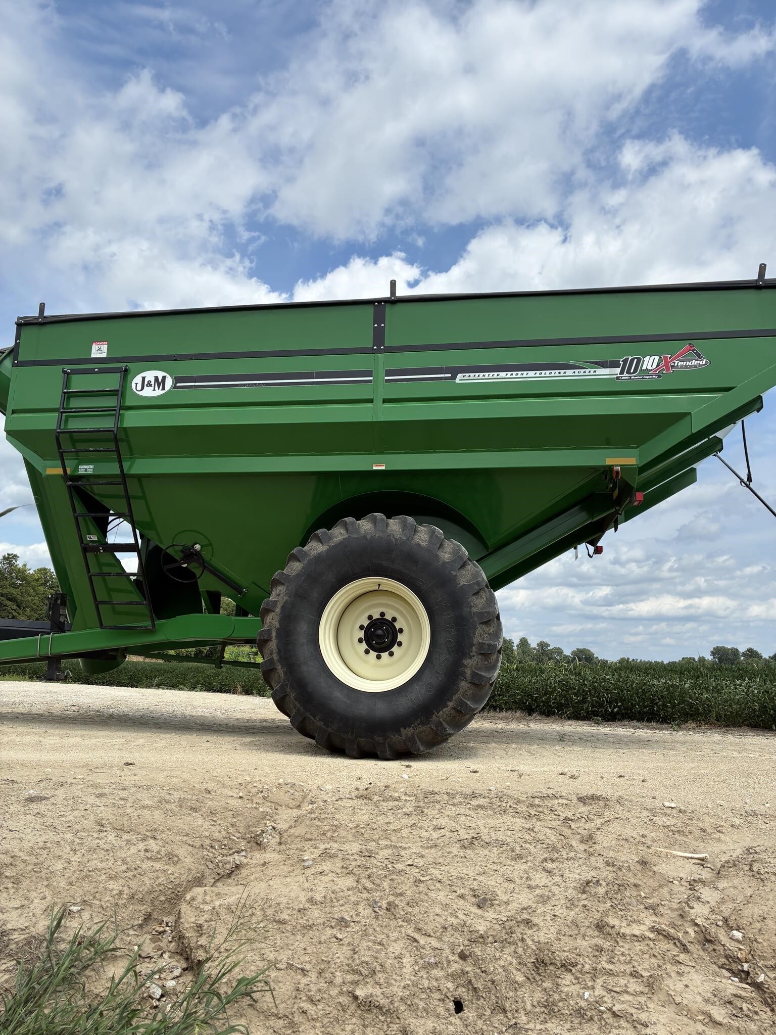 2015 J&M 1010-20S Grain Cart