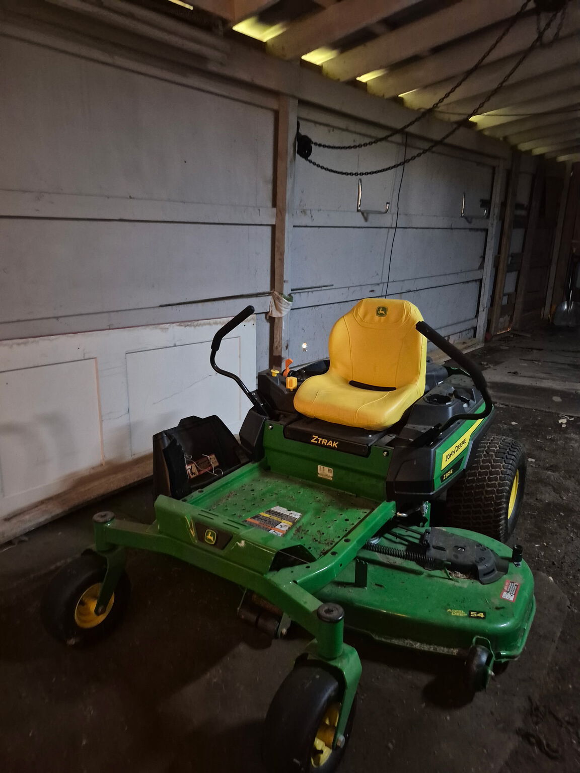 2025 John Deere Z325E Lawn Mower