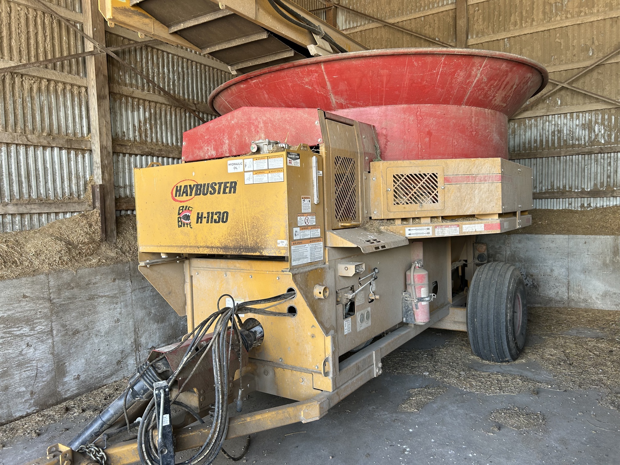 2013 Haybuster H1130 Grinders and Mixer