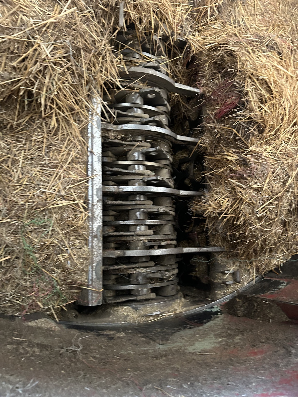 2013 Haybuster H1130 Grinders and Mixer