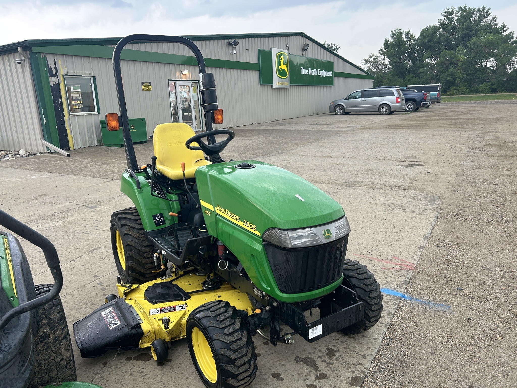 2009 John Deere 2305 Tractor