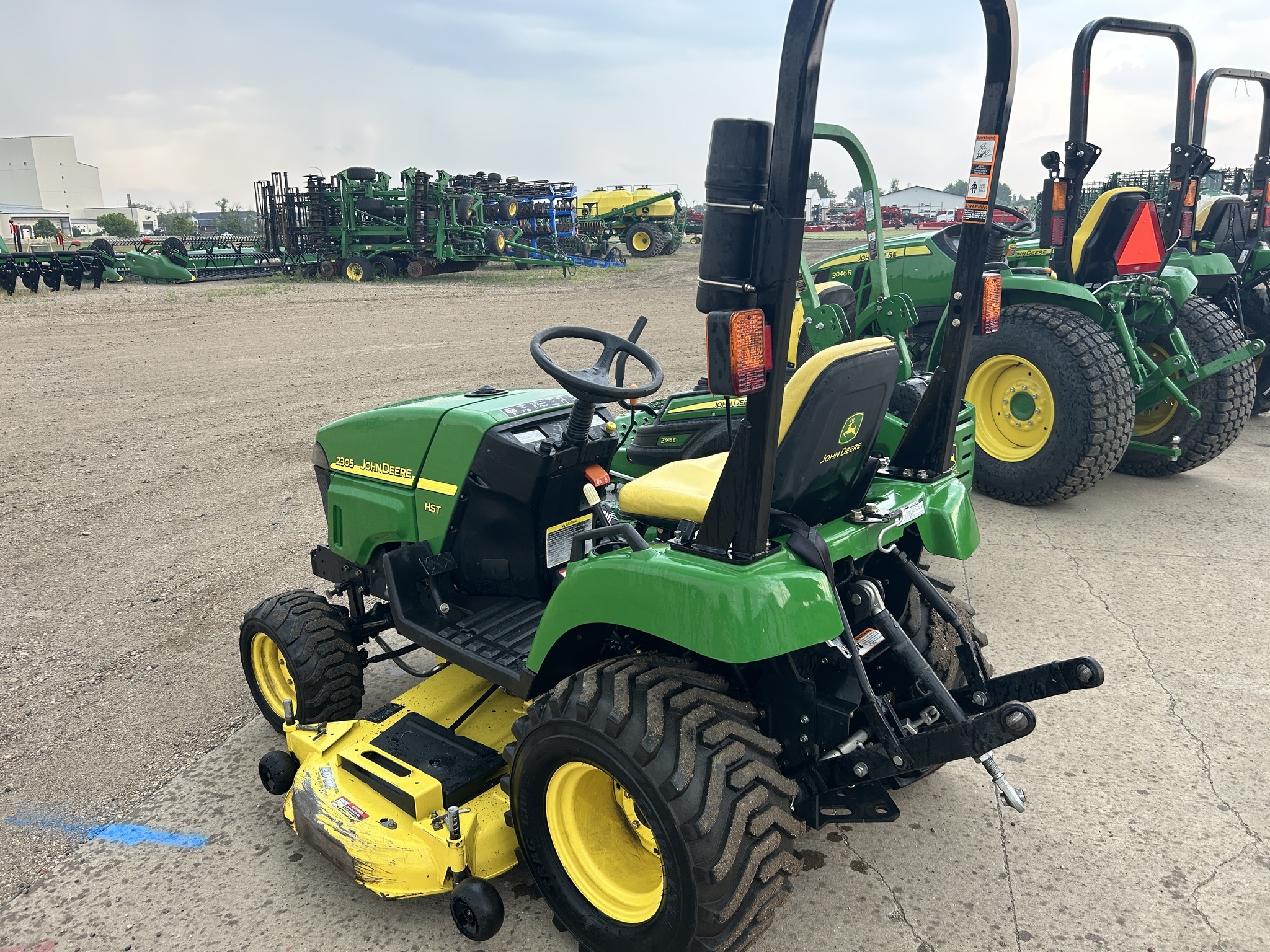 2009 John Deere 2305 Tractor
