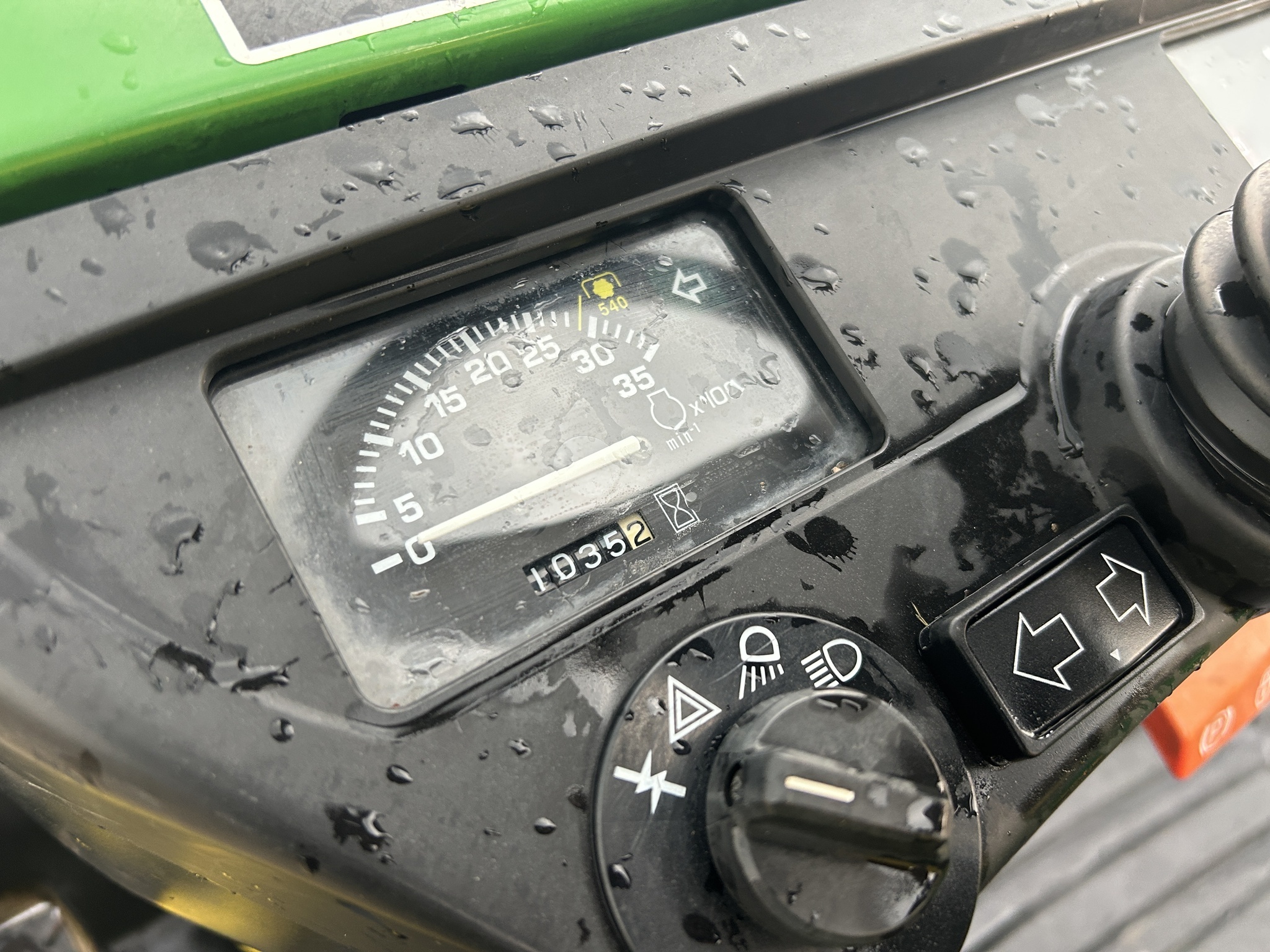 2009 John Deere 2305 Tractor