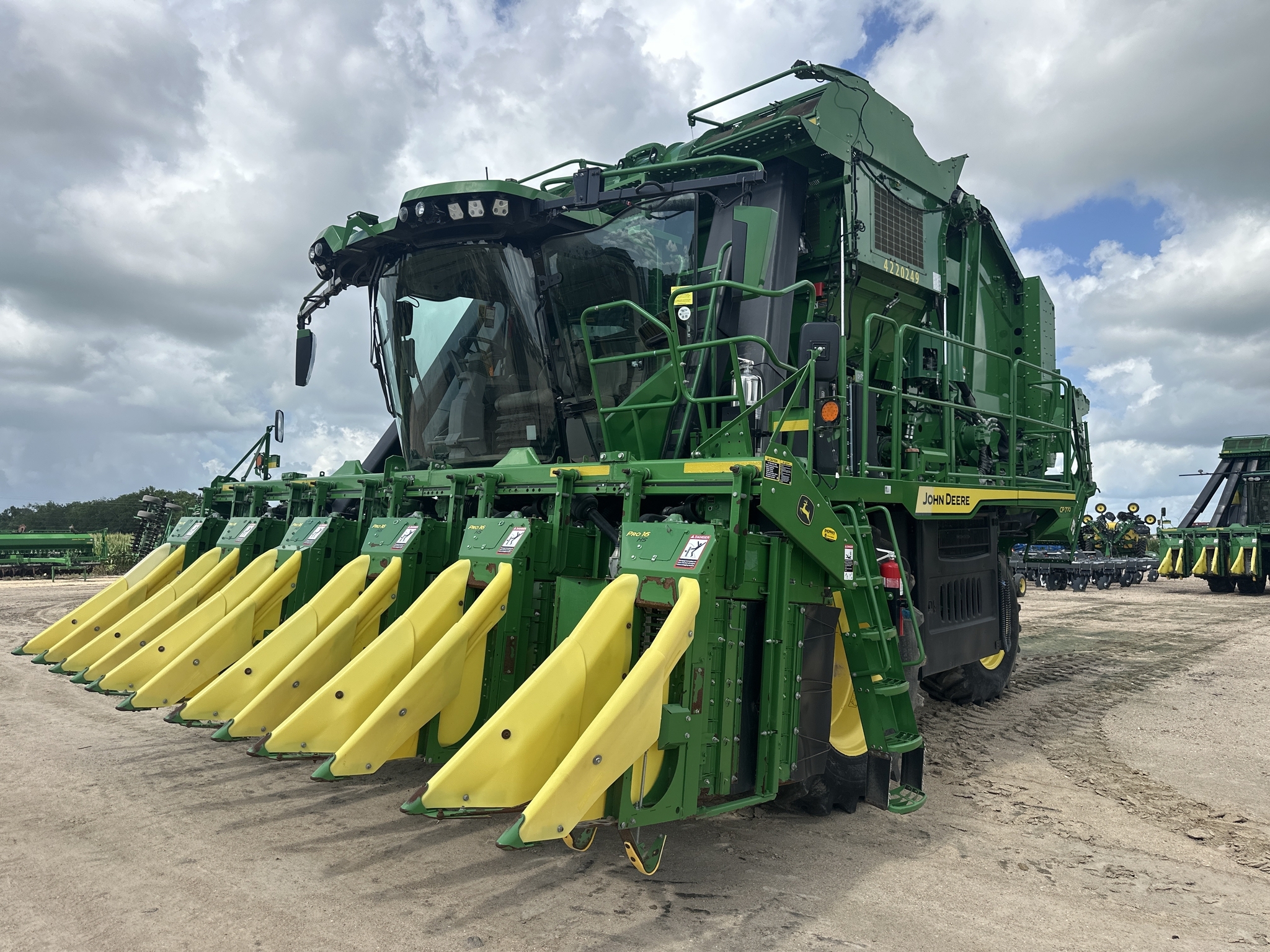 2022 John Deere CP770 Cotton Equipment