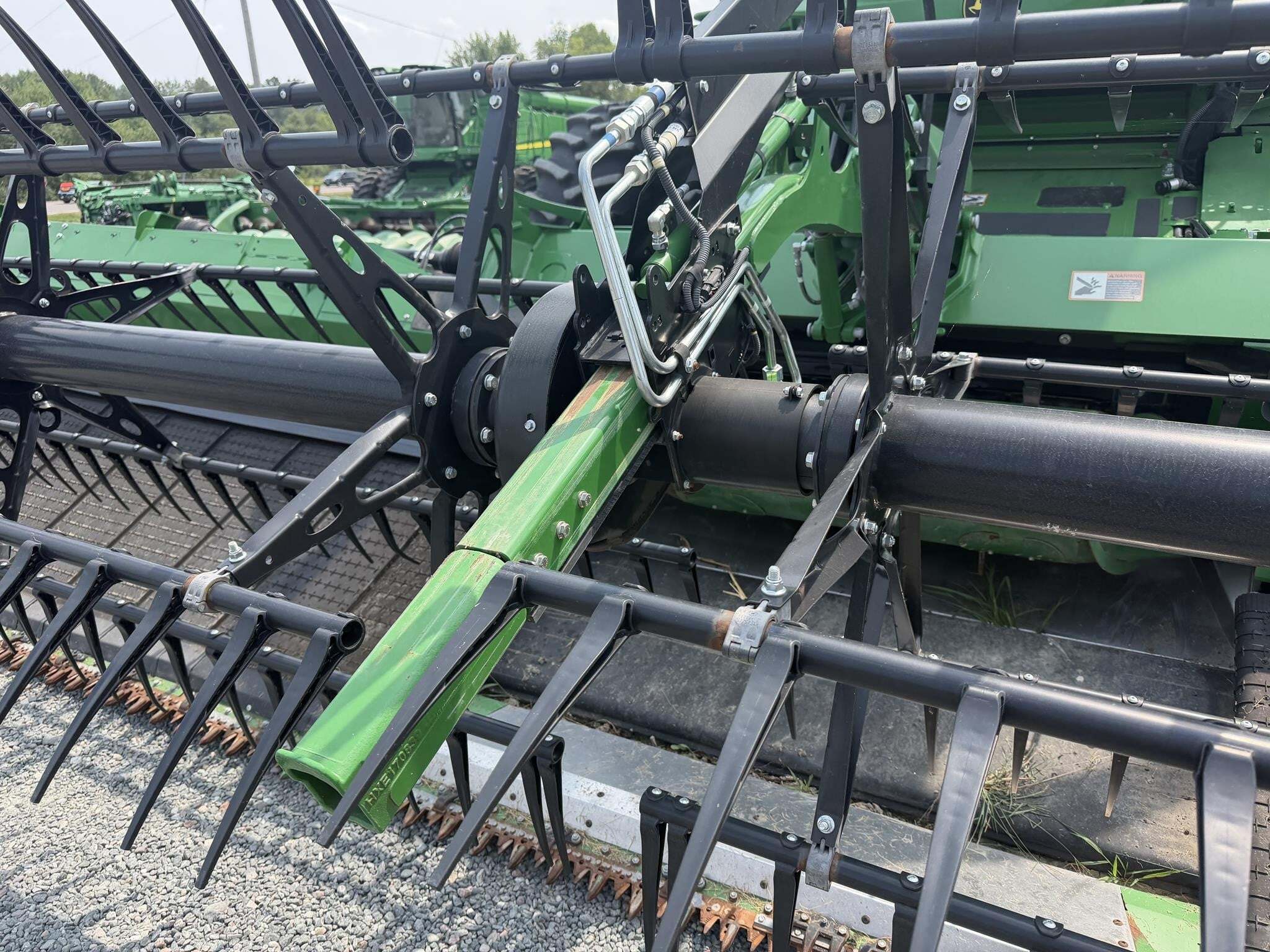 2023 John Deere HD40F Platform