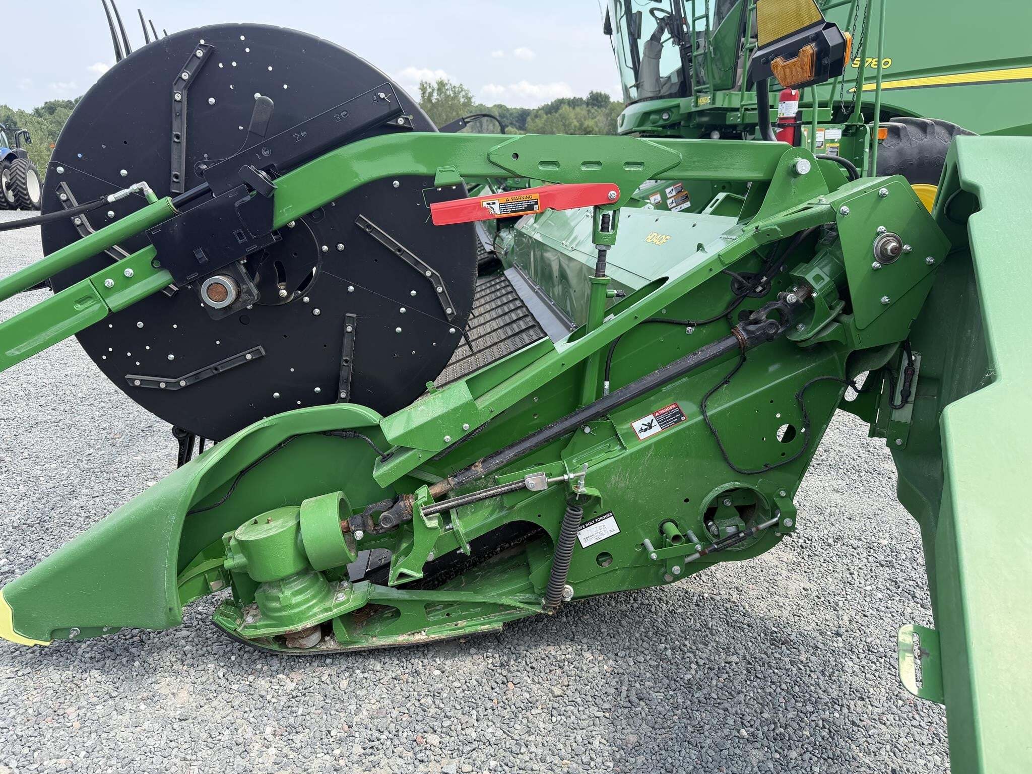 2023 John Deere HD40F Platform