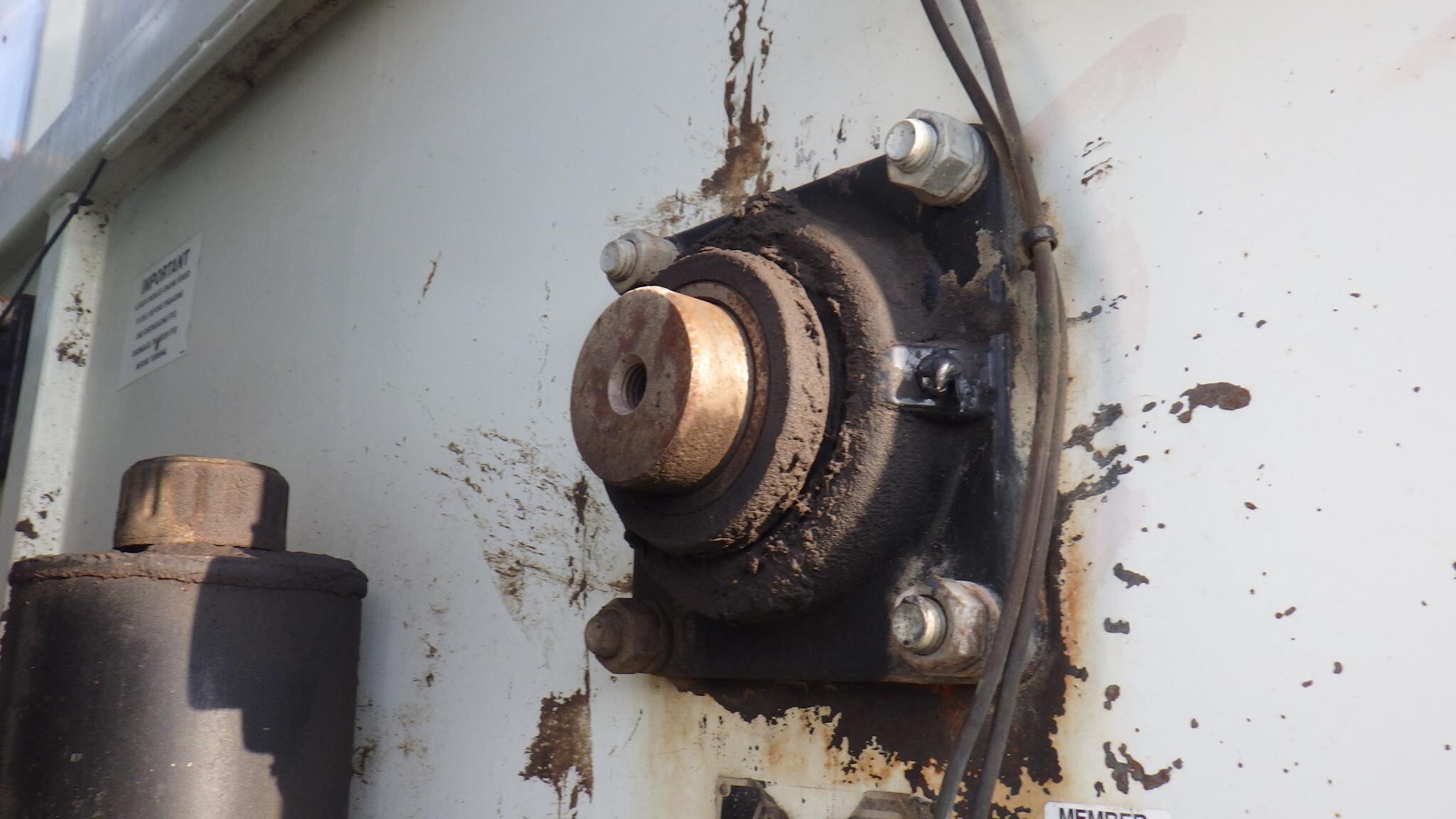 2012 Roto Mix 620-16 Grinders and Mixer