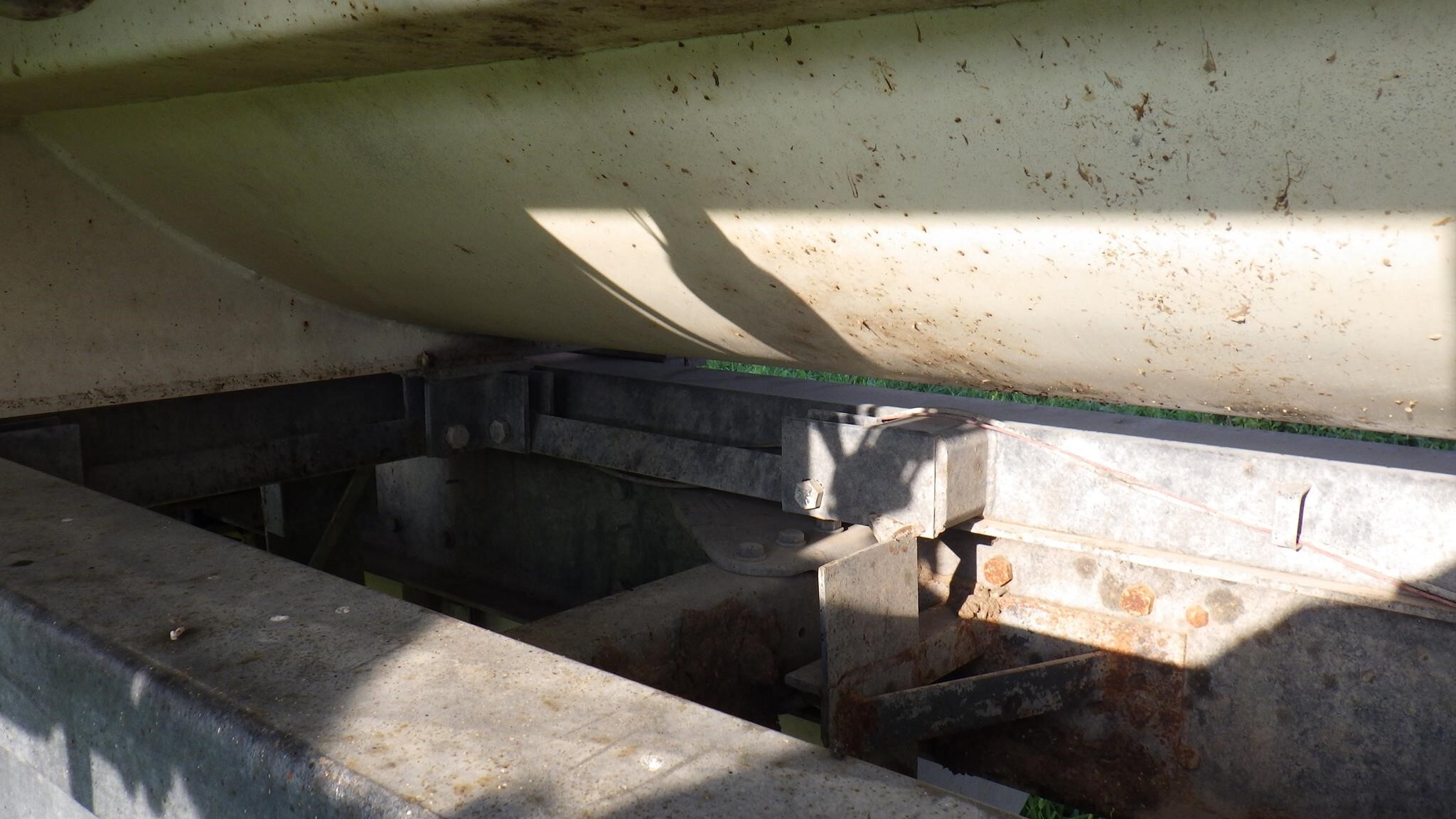 2012 Roto Mix 620-16 Grinders and Mixer