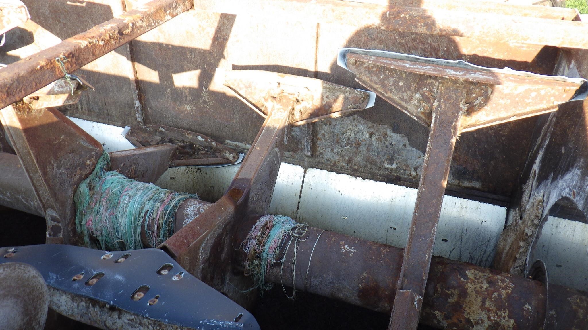 2012 Roto Mix 620-16 Grinders and Mixer