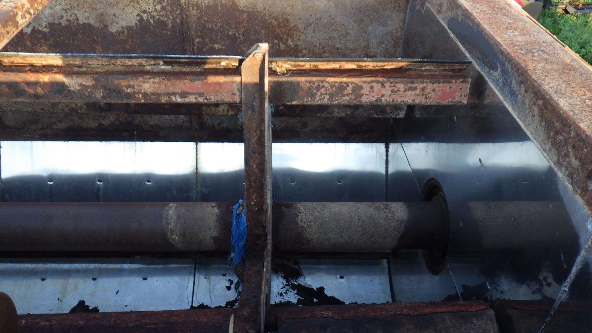2006 Roto Mix 620-16 Grinders and Mixer