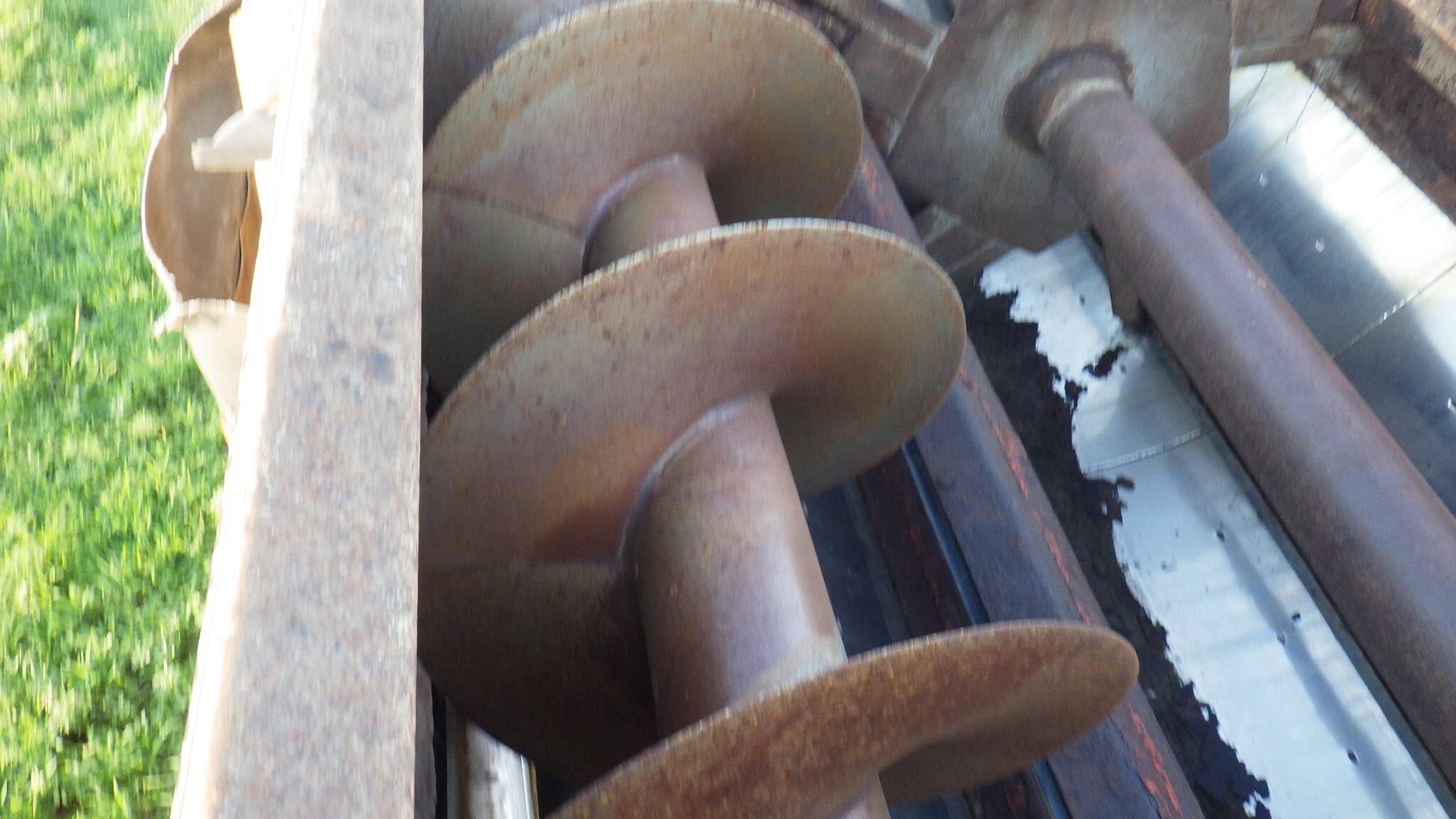 2006 Roto Mix 620-16 Grinders and Mixer