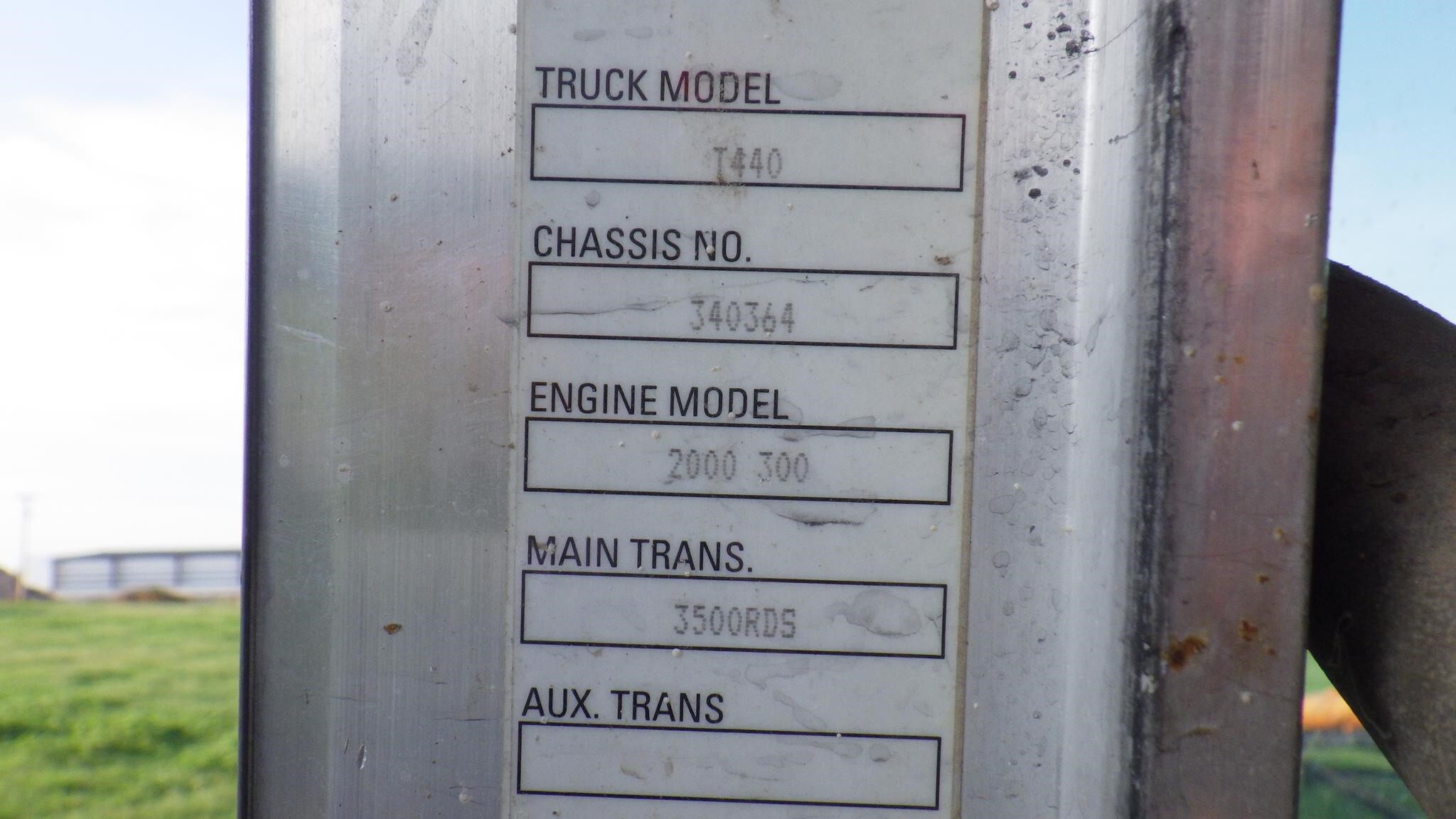 2012 Roto Mix 620-16 Grinders and Mixer