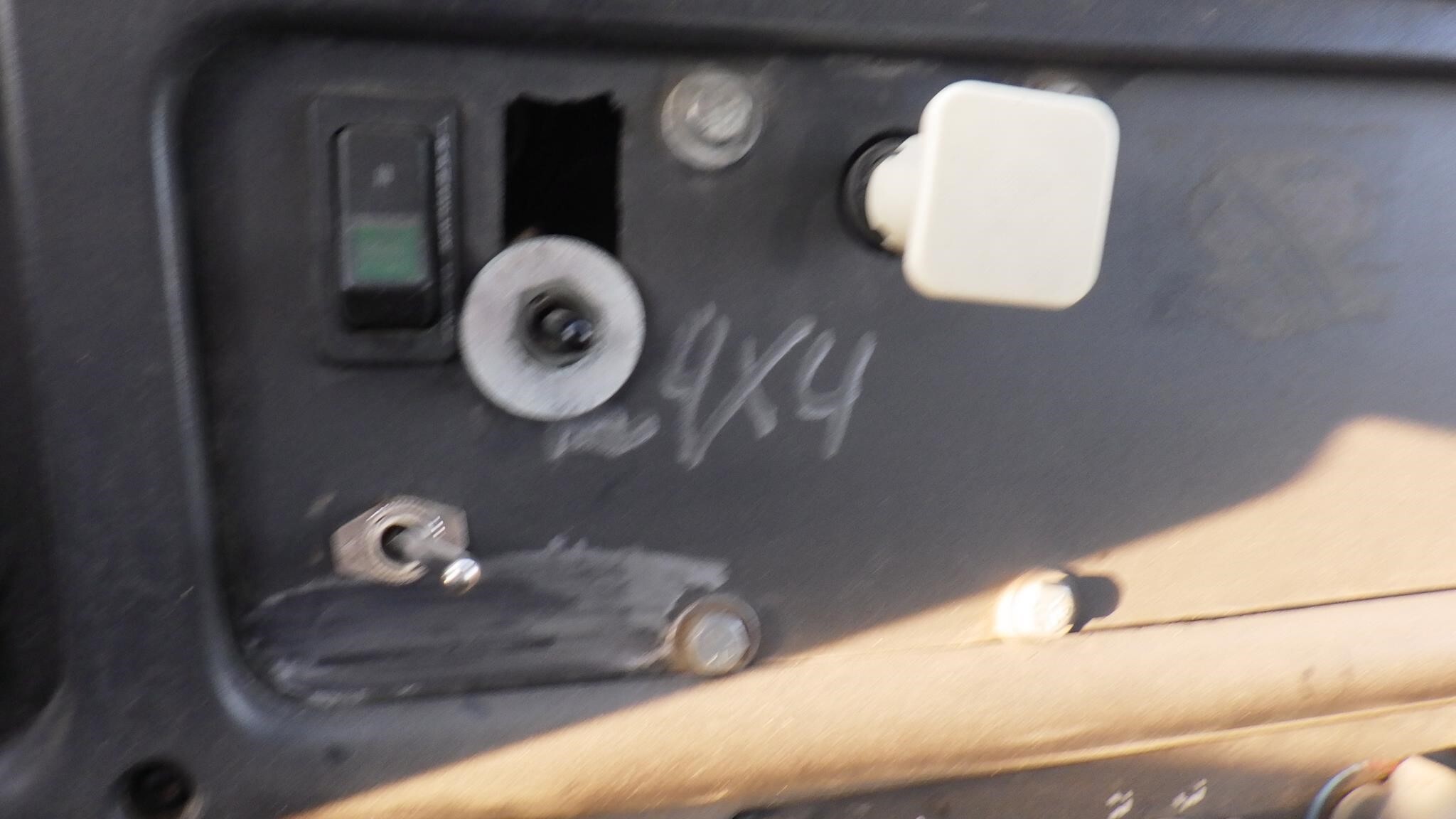 2006 Roto Mix 620-16 Grinders and Mixer