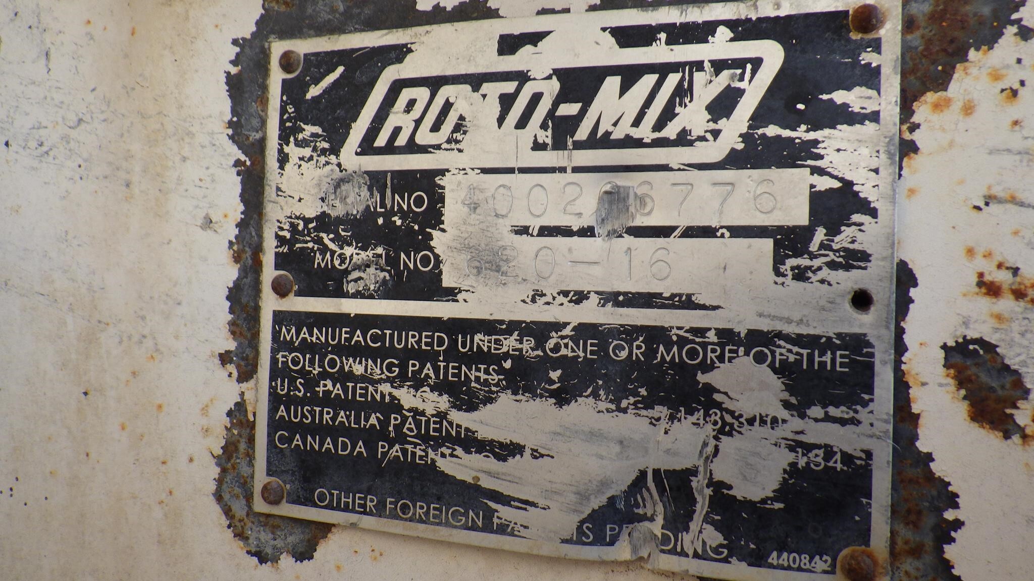 2006 Roto Mix 620-16 Grinders and Mixer
