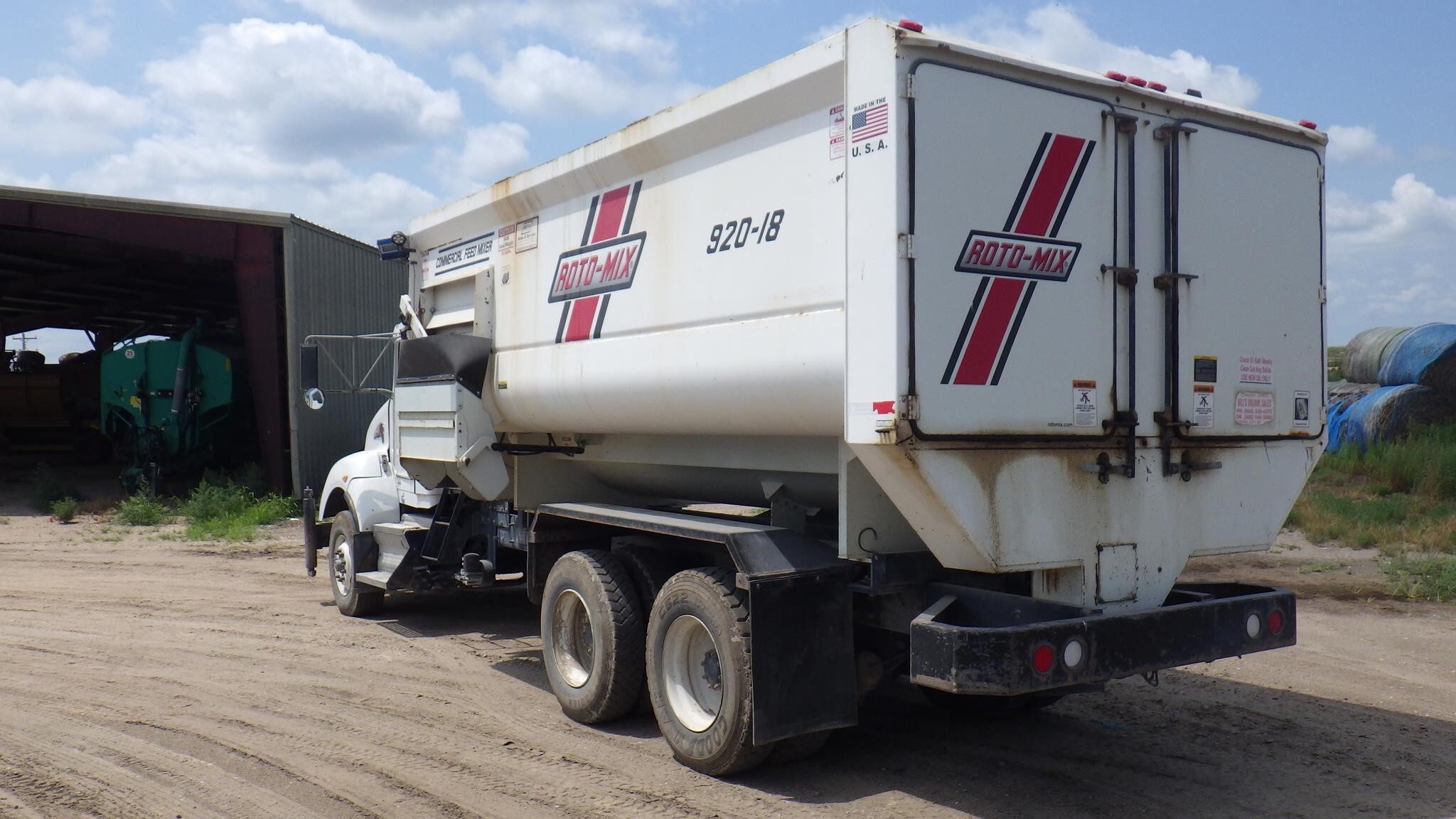 2016 Roto Mix 920-18 Grinders and Mixer
