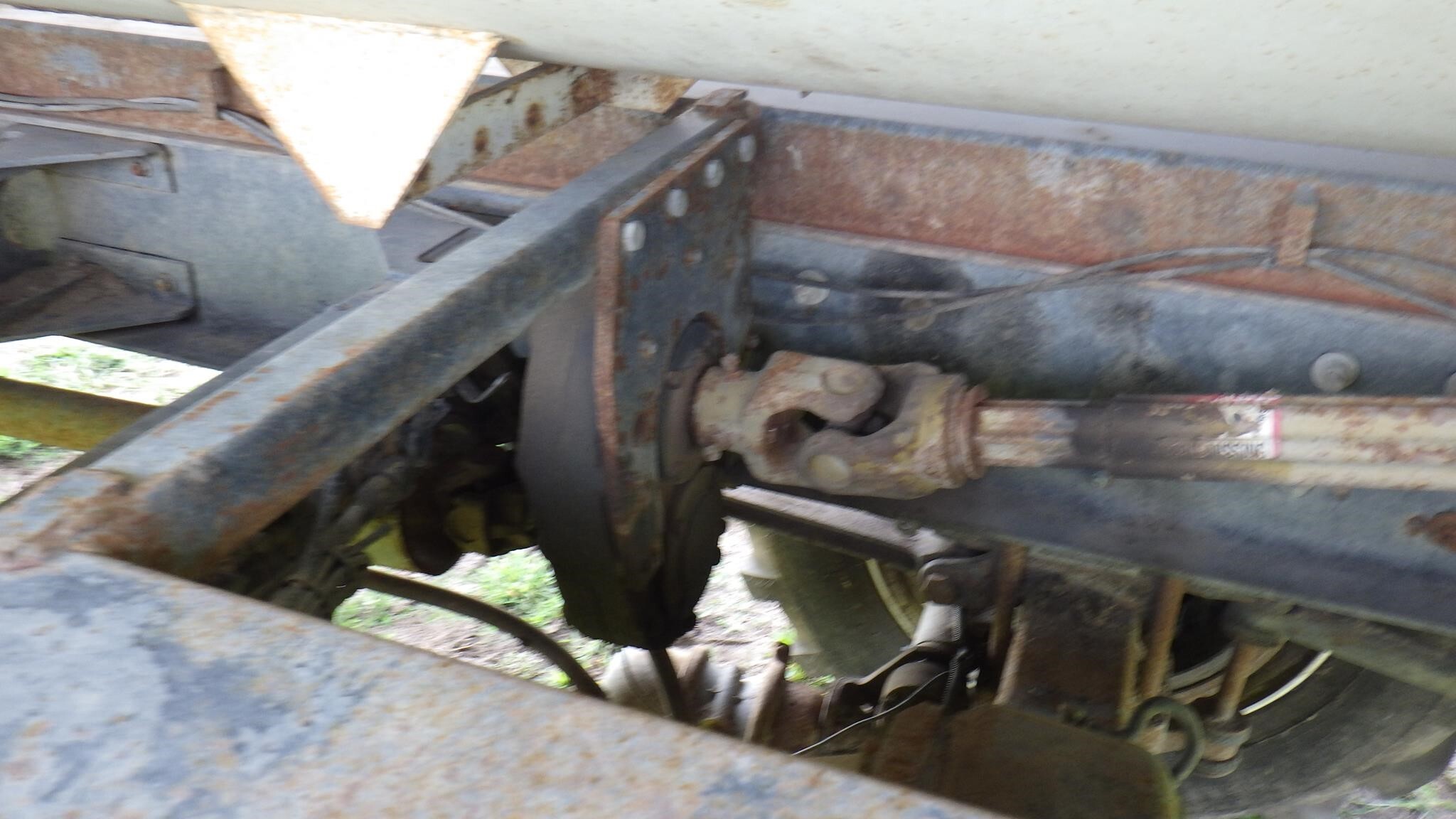 2004 Roto Mix 620-16 Grinders and Mixer