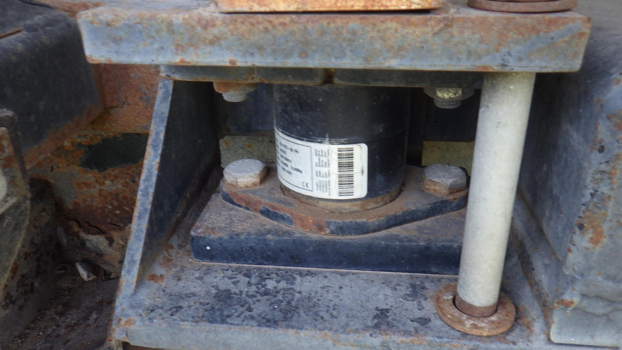 2004 Roto Mix 620-16 Grinders and Mixer