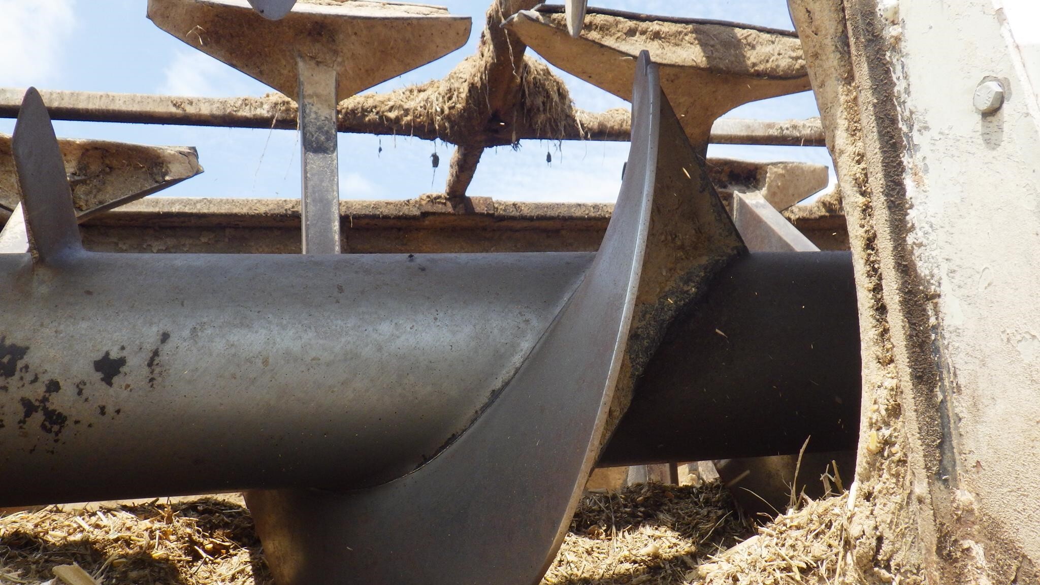 2016 Roto Mix 920-18 Grinders and Mixer