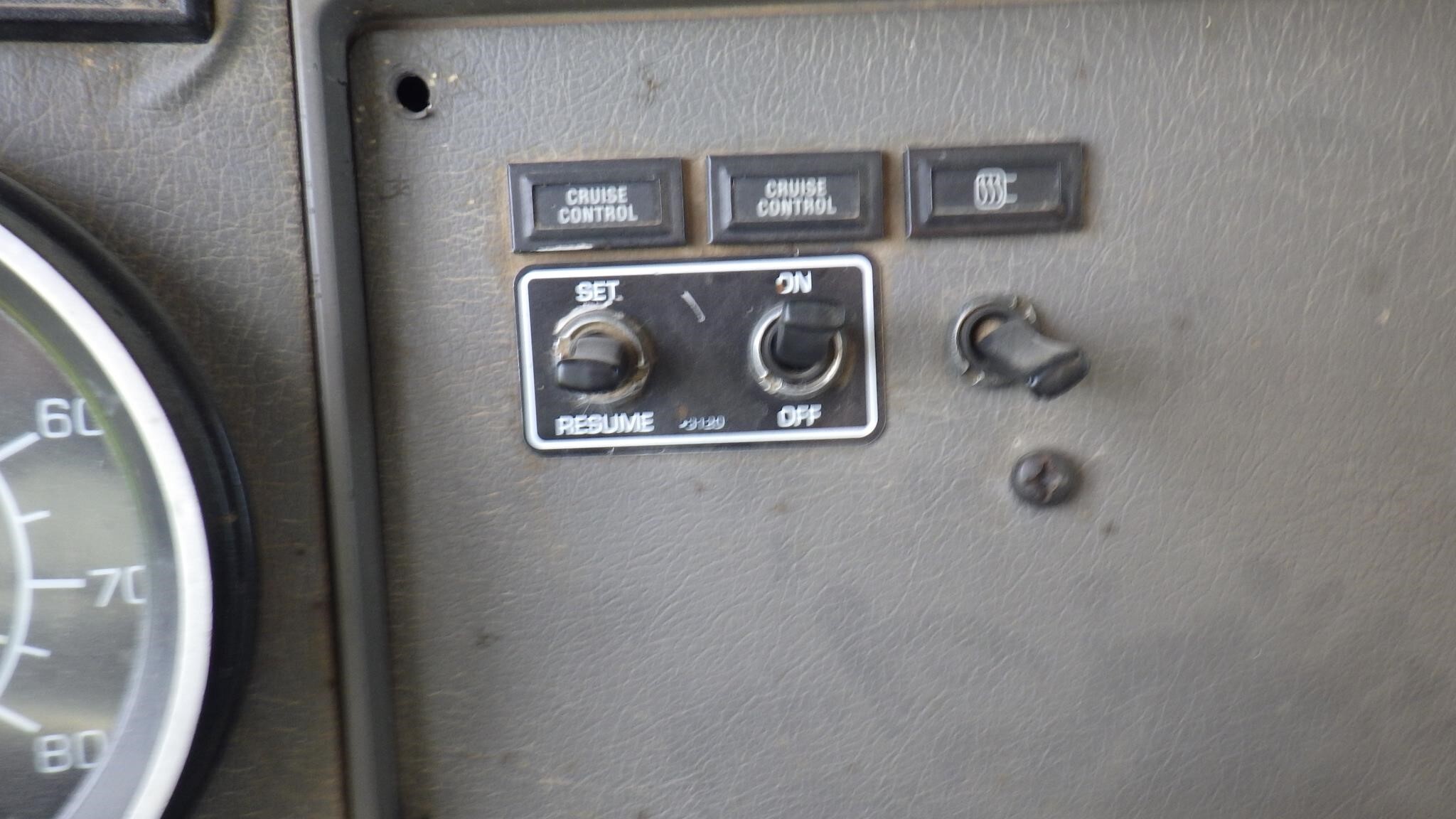 2004 Roto Mix 620-16 Grinders and Mixer