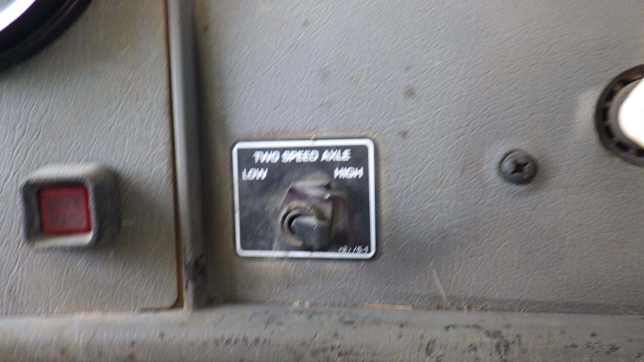 2004 Roto Mix 620-16 Grinders and Mixer