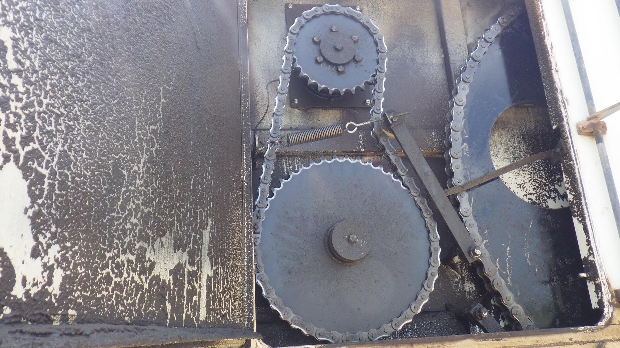 2016 Roto Mix 920-18 Grinders and Mixer