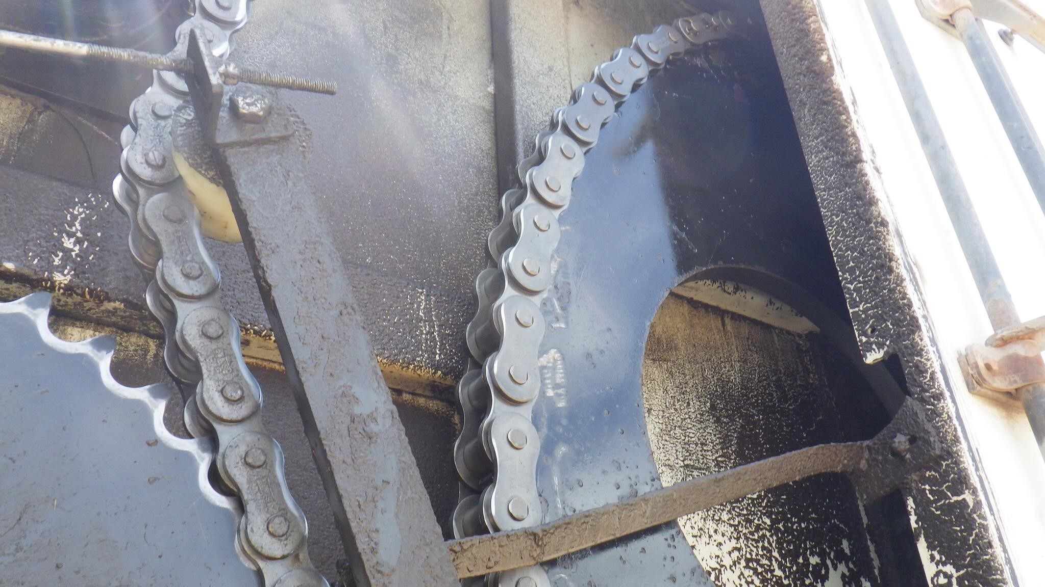 2016 Roto Mix 920-18 Grinders and Mixer