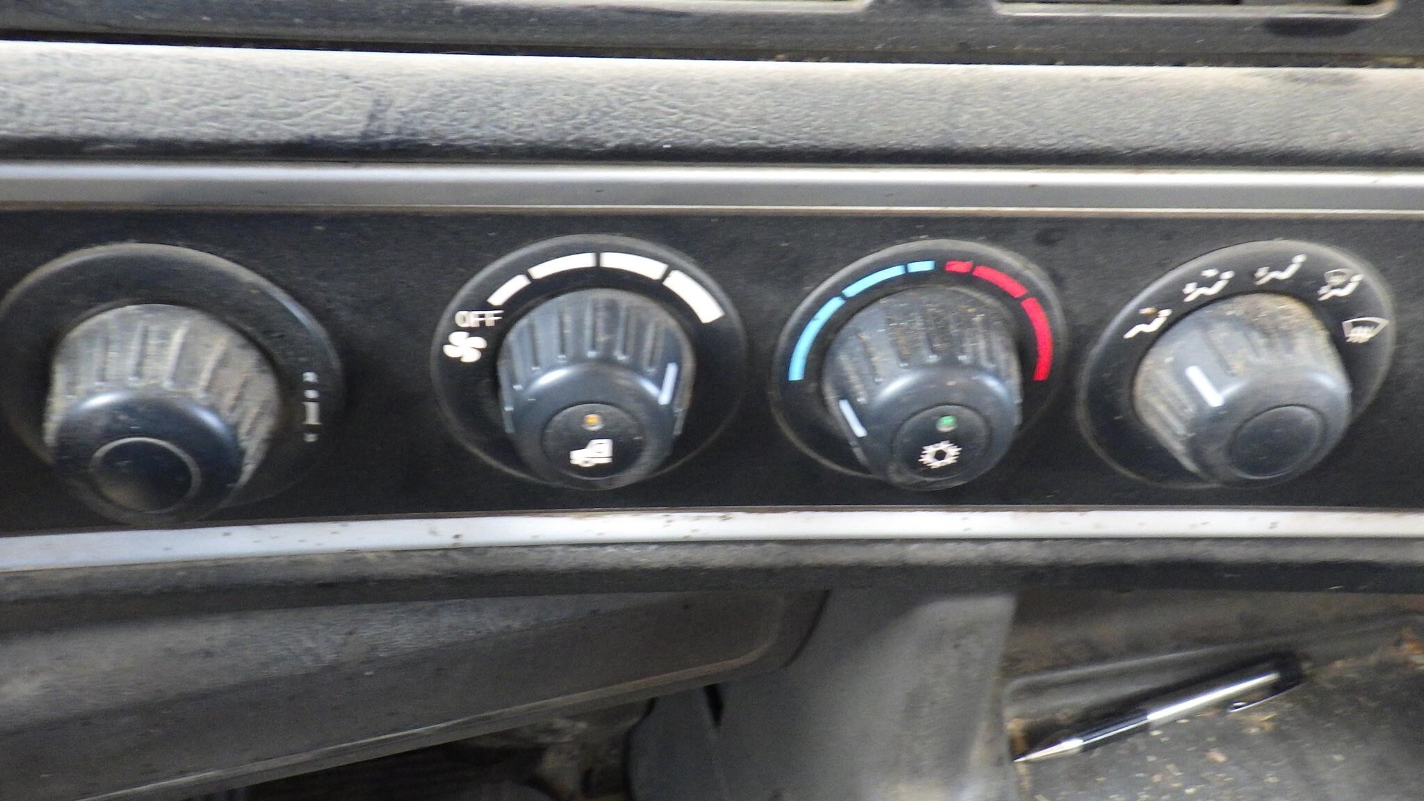 2016 Roto Mix 920-18 Grinders and Mixer