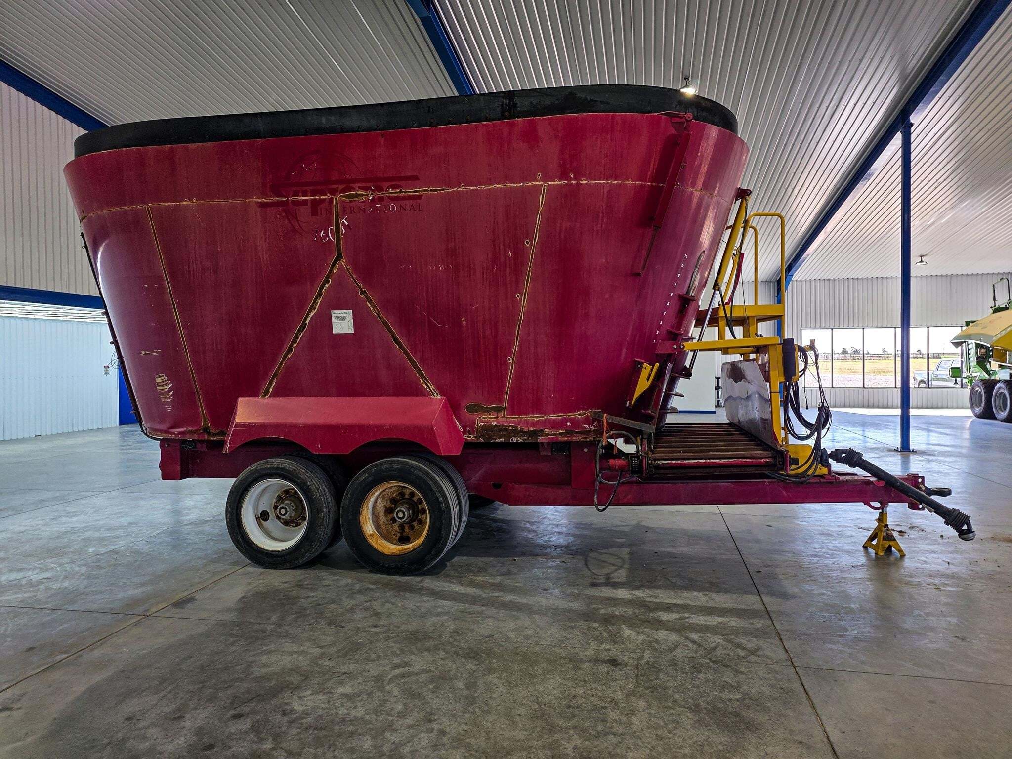 2017 Supreme International 1600T Grinders and Mixer