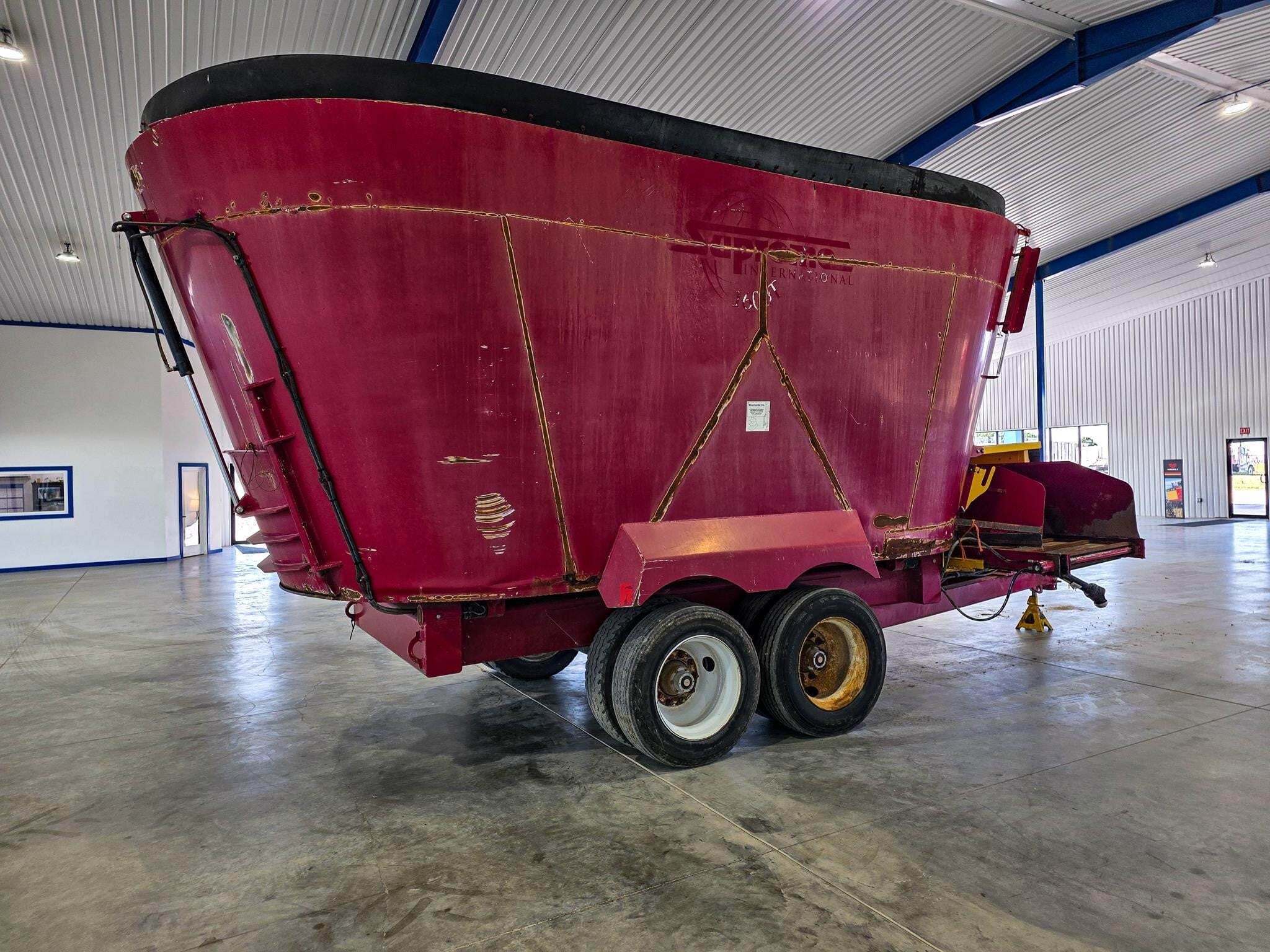 2017 Supreme International 1600T Grinders and Mixer