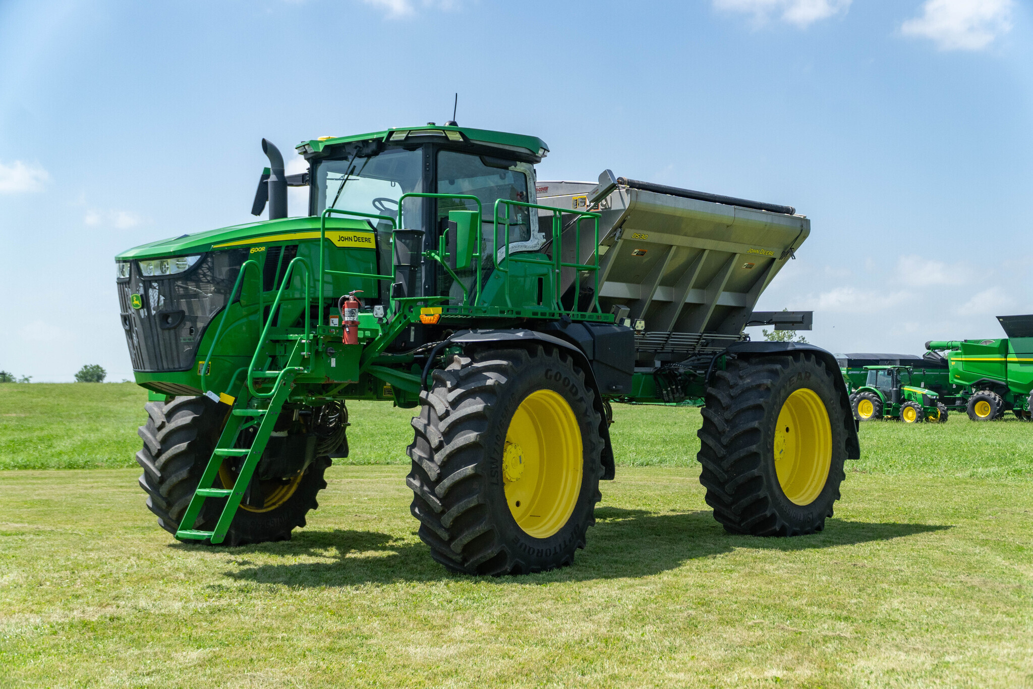 2023 John Deere 600R Loader and Skid Steer Attachment