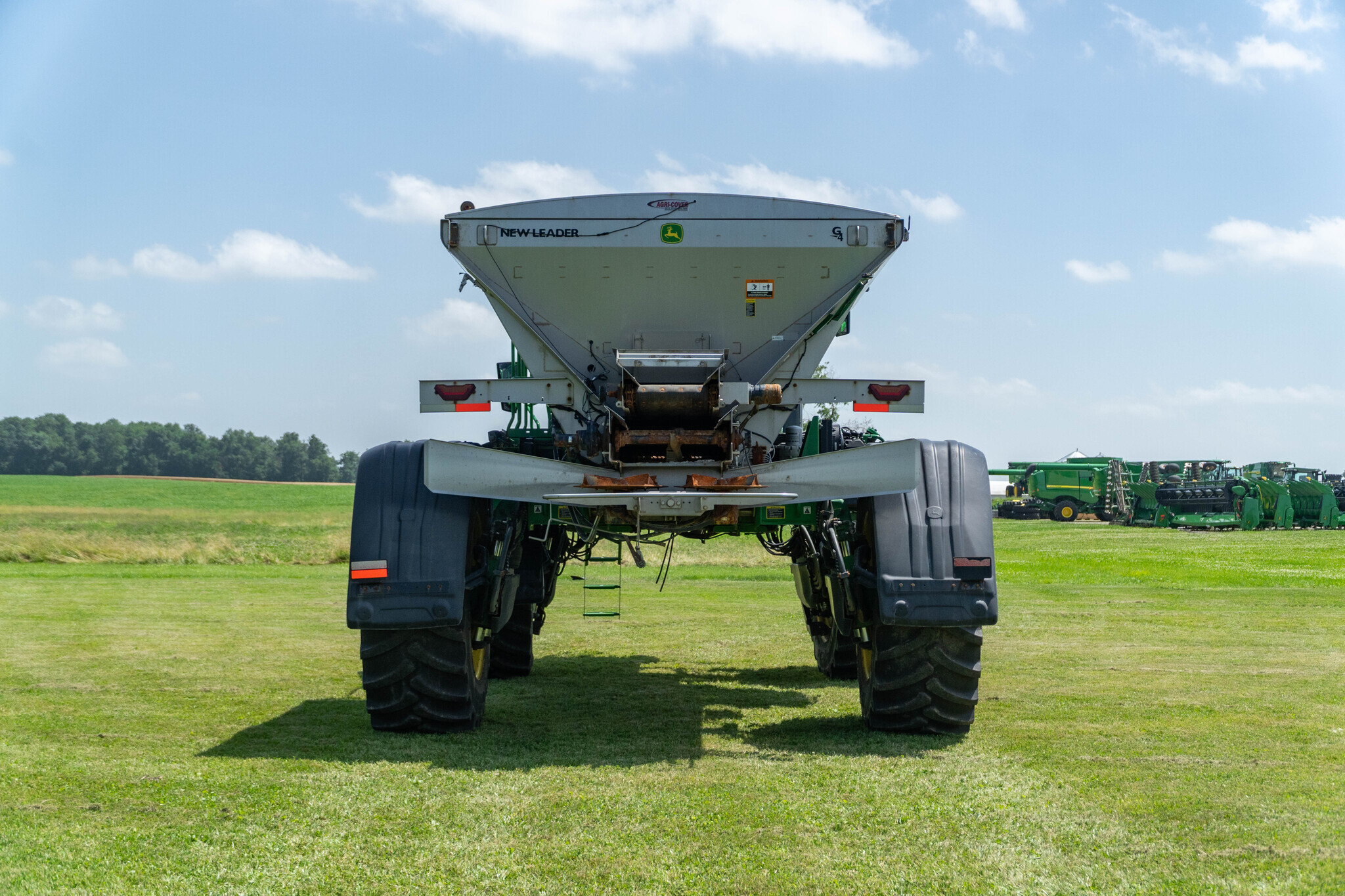 2023 John Deere 600R Loader and Skid Steer Attachment