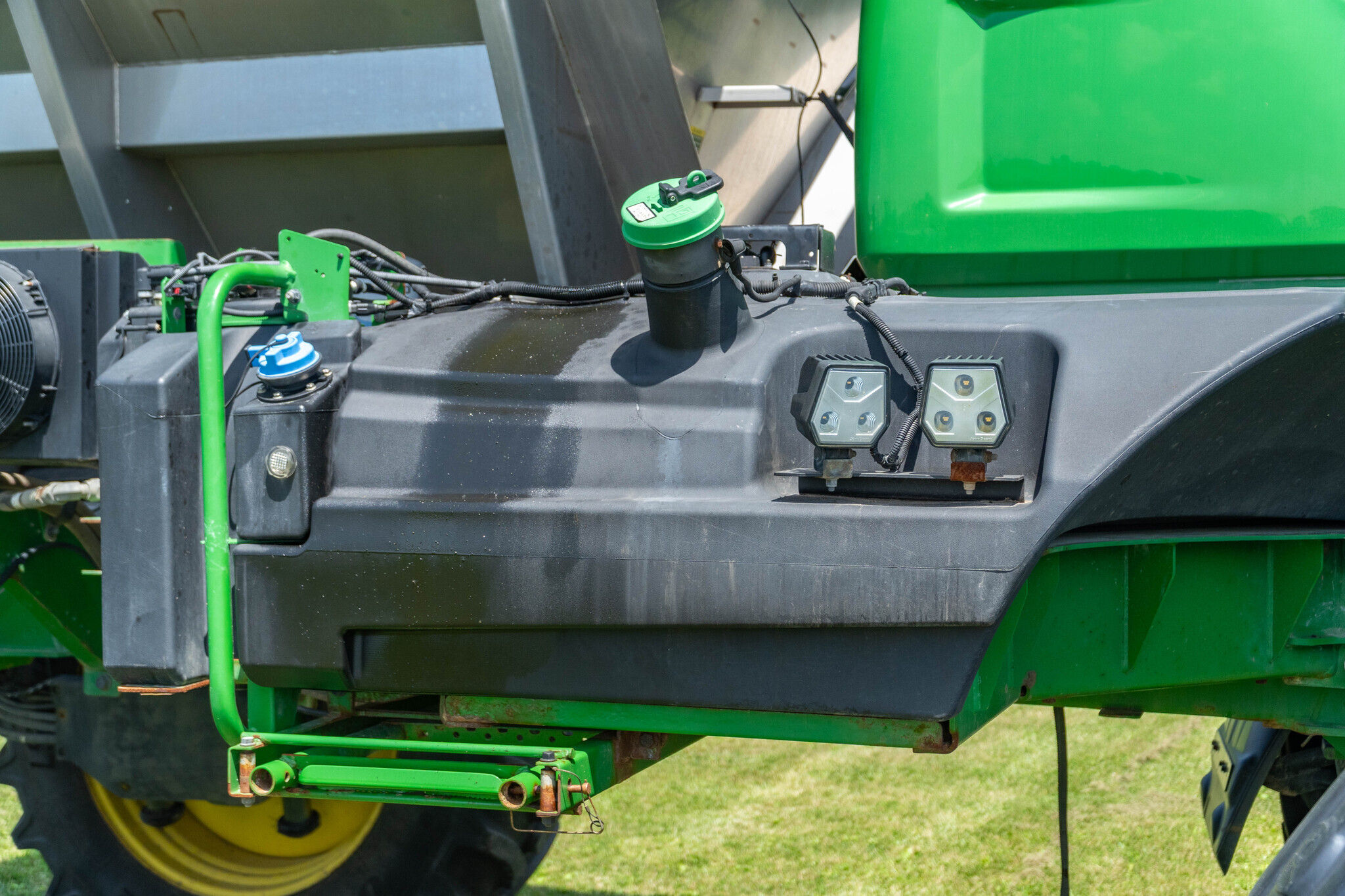 2023 John Deere 600R Loader and Skid Steer Attachment